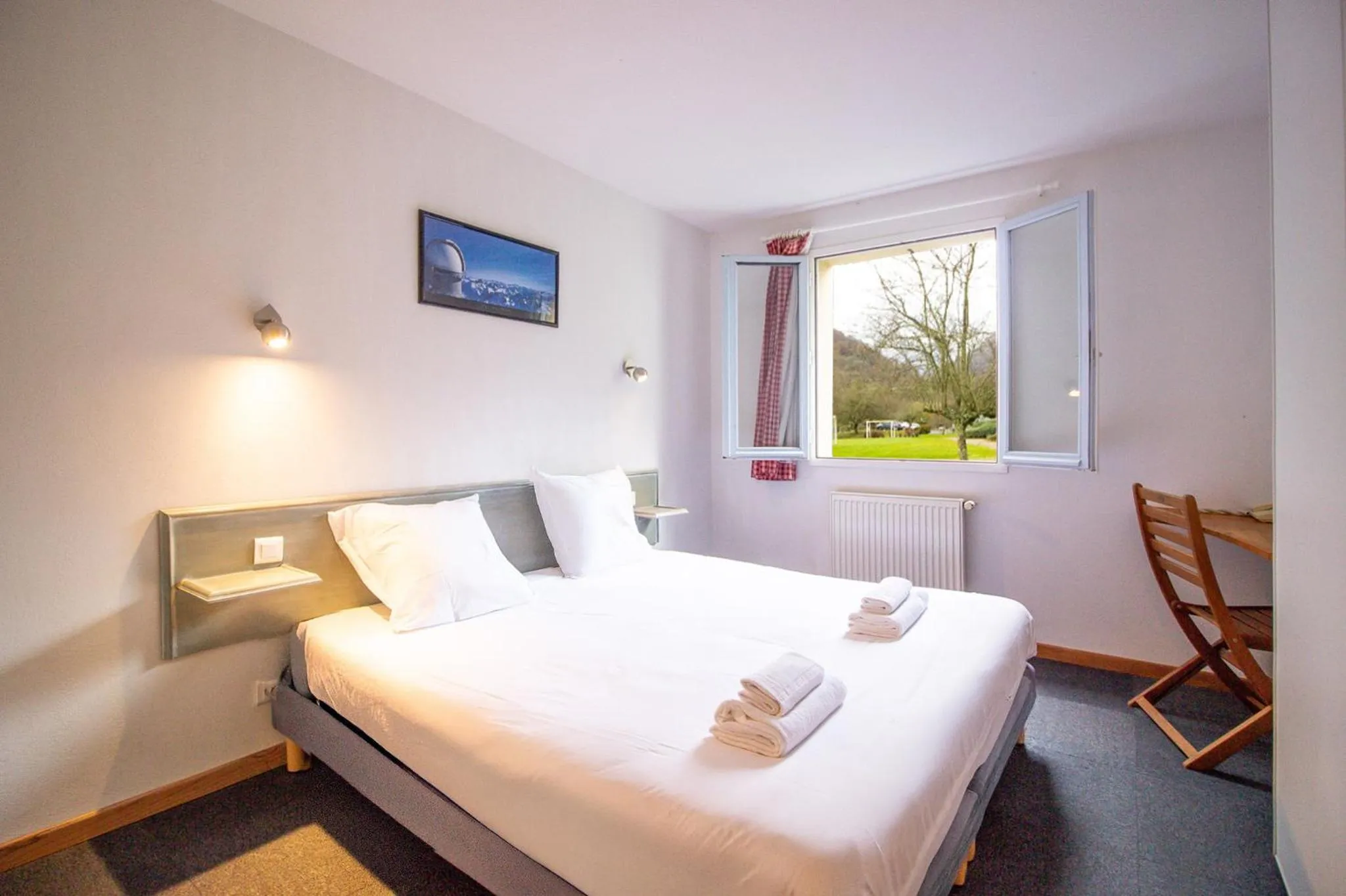 Bed in Garden & City Bagnères-de-Bigorre - Domaine de Ramonjuan