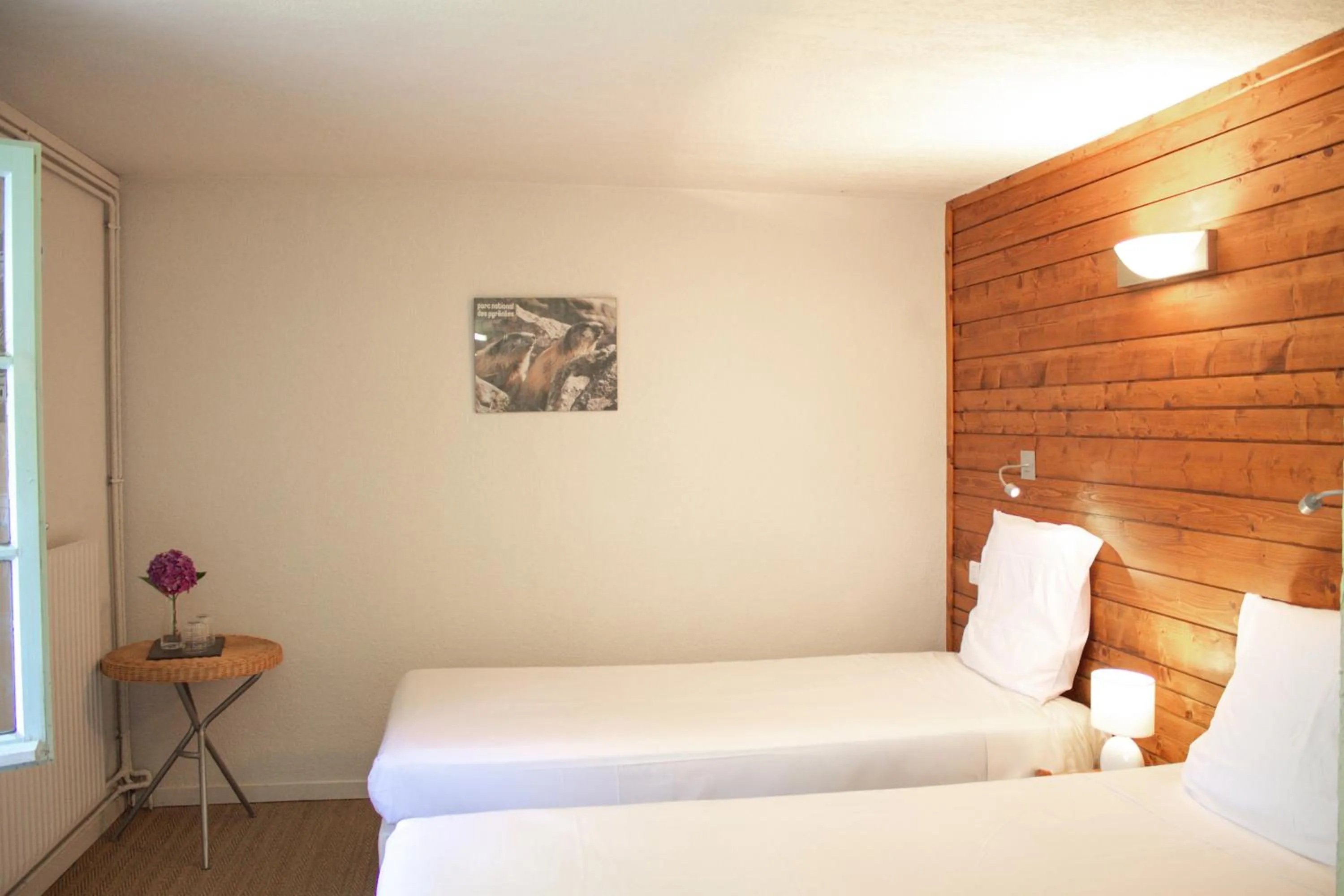 Bedroom, Bed in Garden & City Bagnères-de-Bigorre - Domaine de Ramonjuan