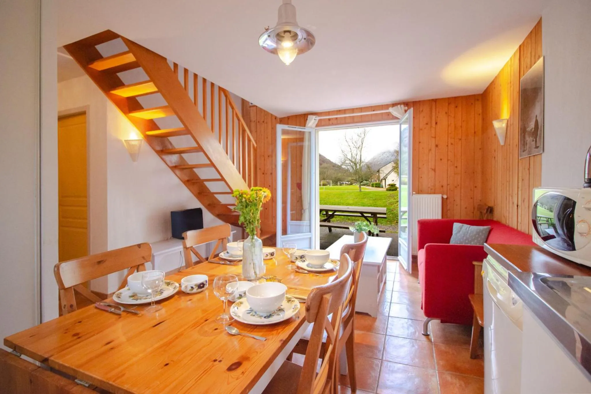Patio in Garden & City Bagnères-de-Bigorre - Domaine de Ramonjuan