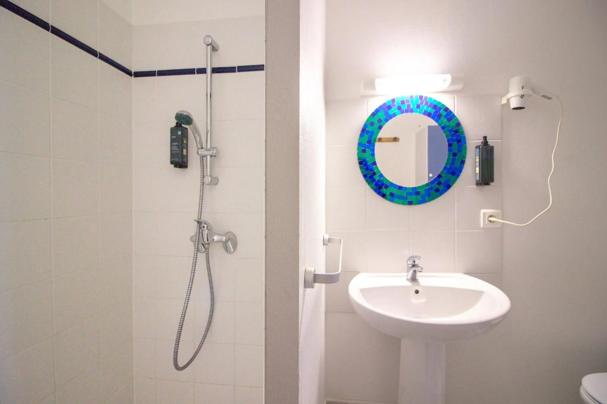 Bathroom in Garden & City Bagnères-de-Bigorre - Domaine de Ramonjuan