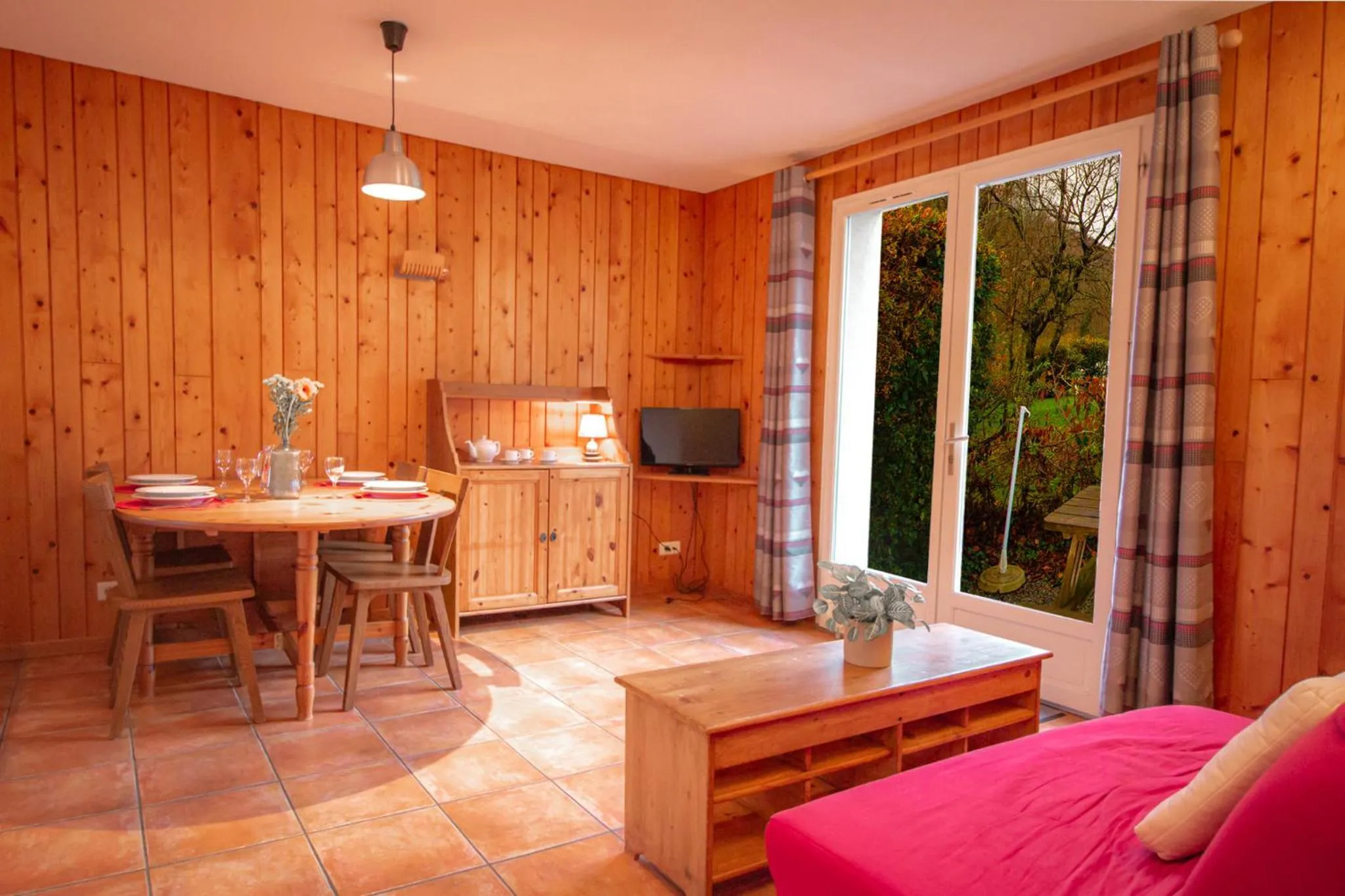 Living room in Garden & City Bagnères-de-Bigorre - Domaine de Ramonjuan