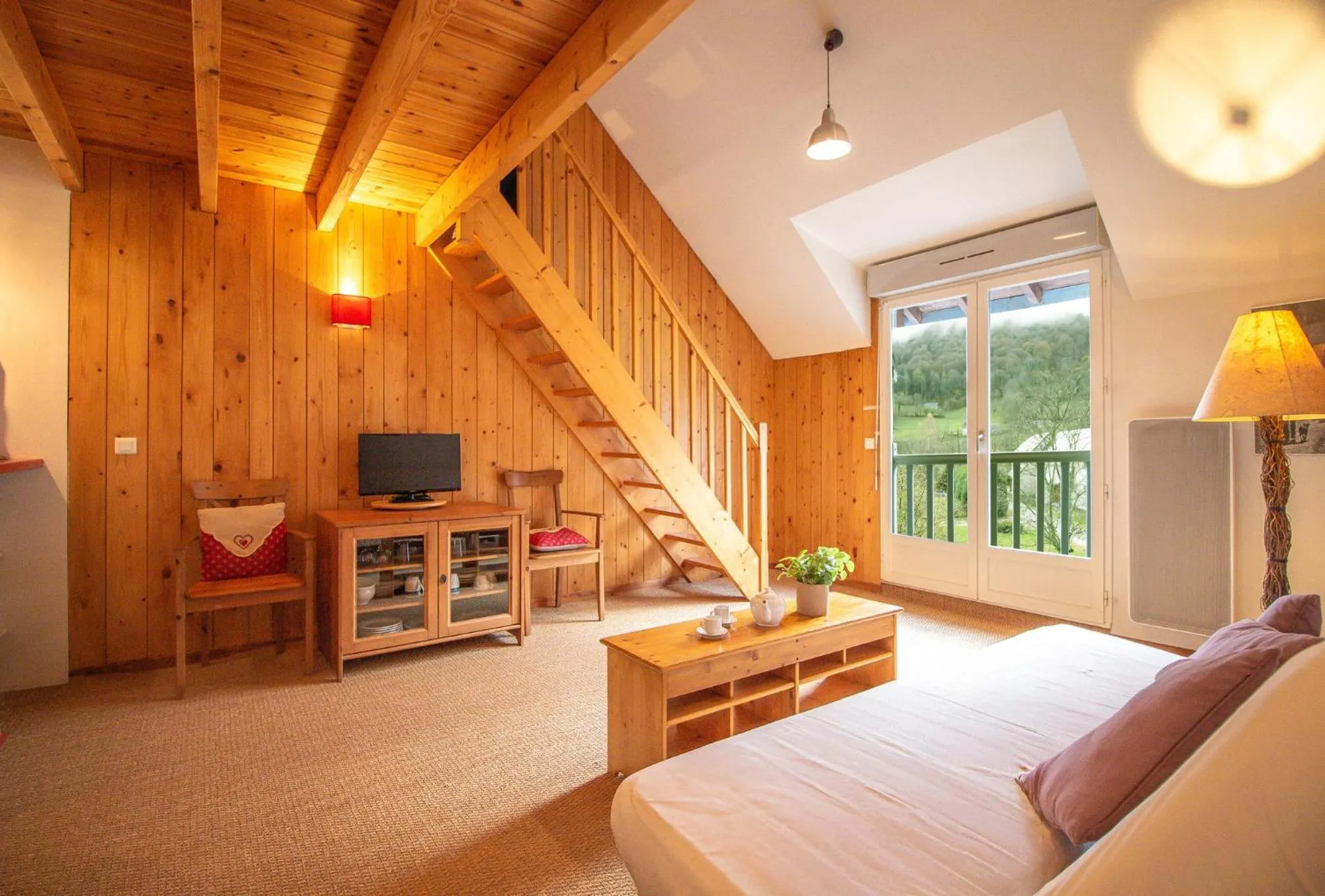 Living room in Garden & City Bagnères-de-Bigorre - Domaine de Ramonjuan