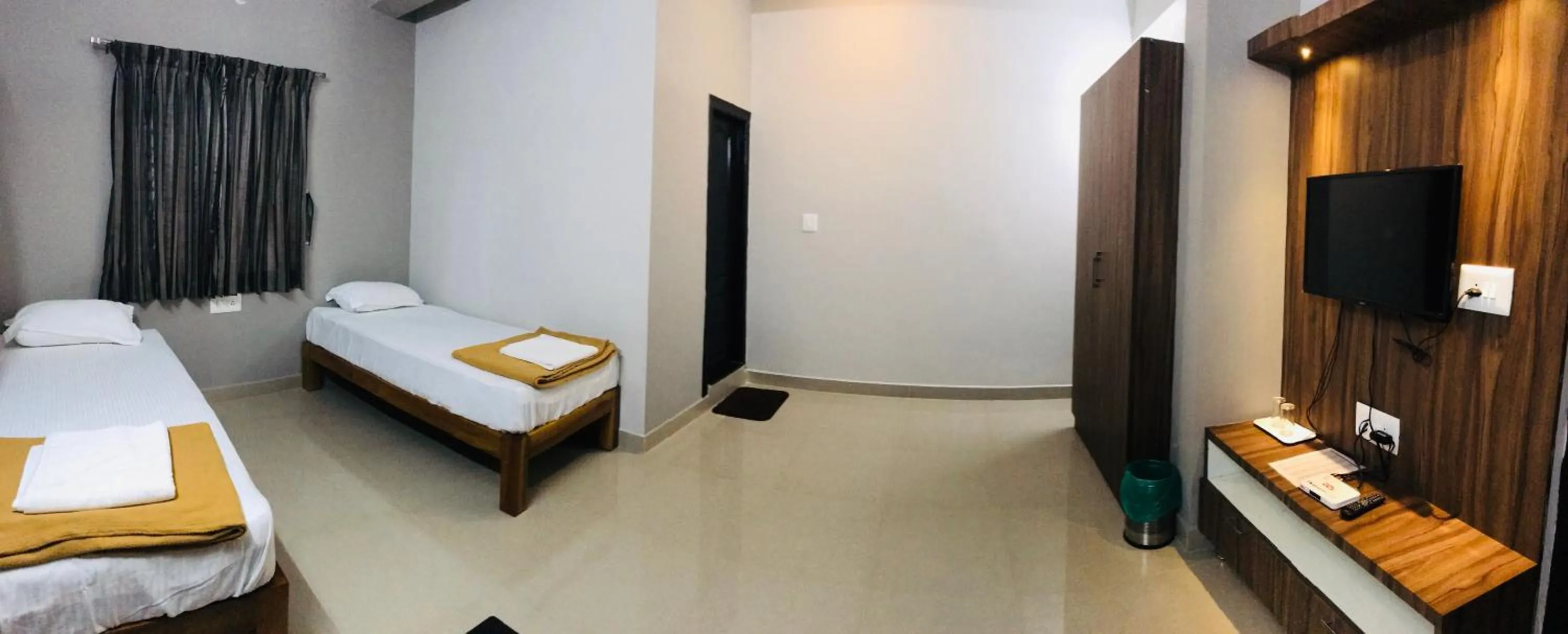 Bed in Sharada Residency