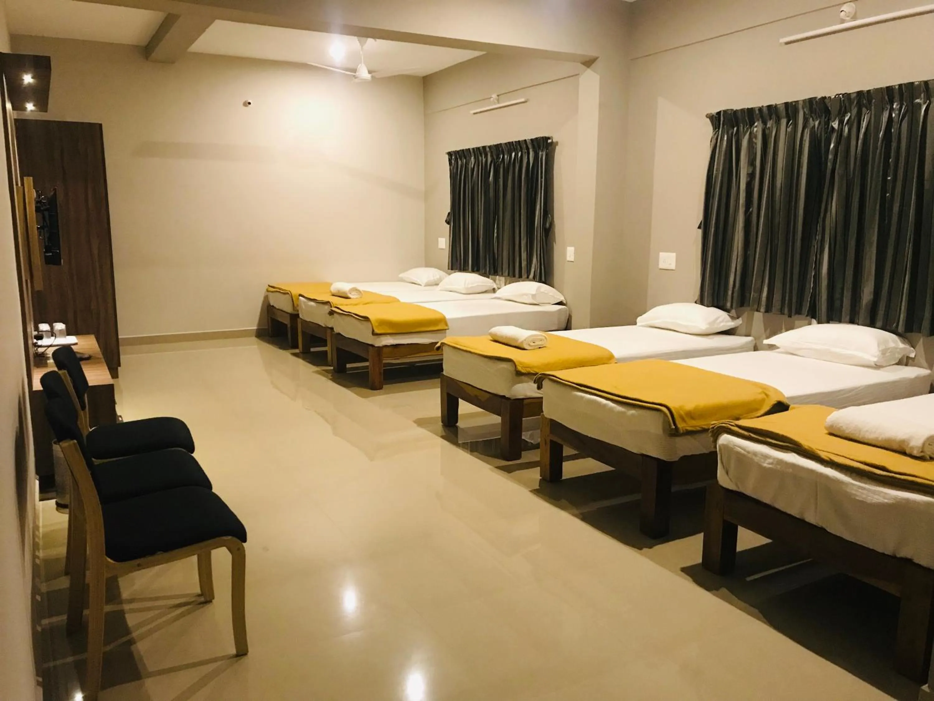 Bed in Sharada Residency