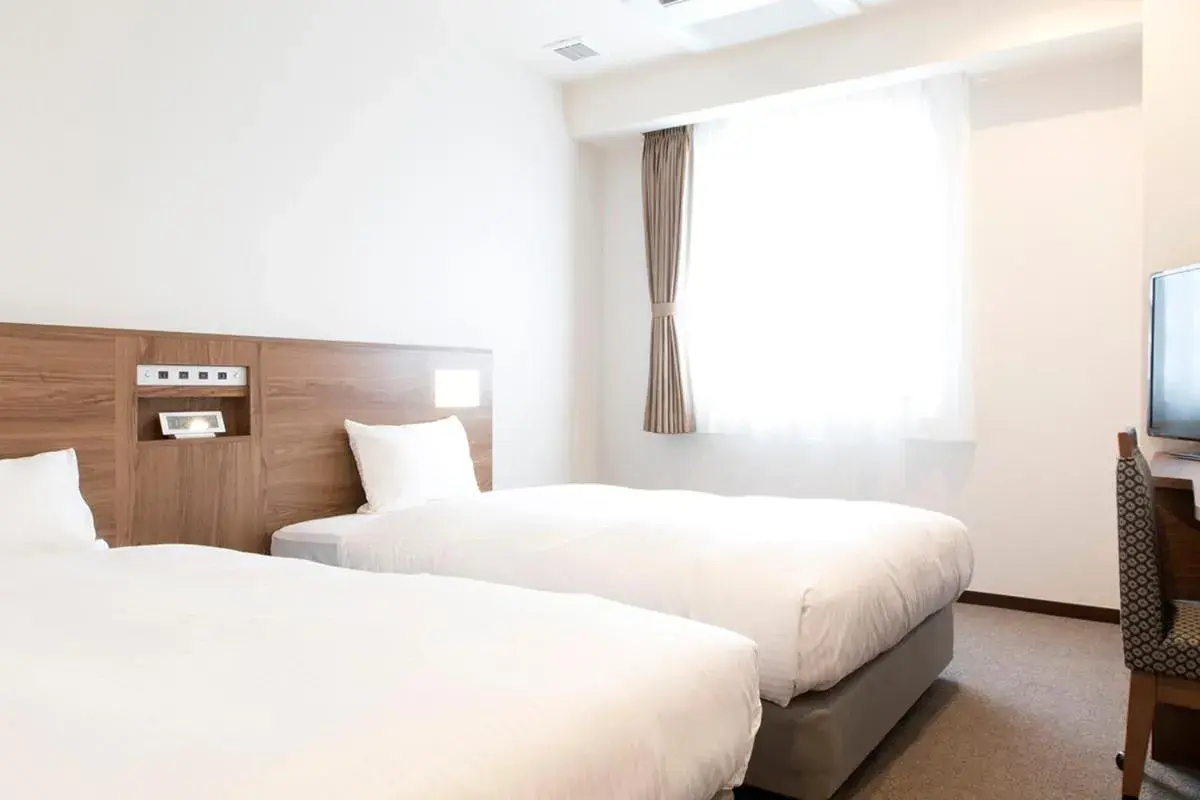 Standard Twin Room - Non-Smoking in Toho Hotel Namba Motomachi Standard Twin Room - Non-Smoking in Toho Hotel Namba Motomachi