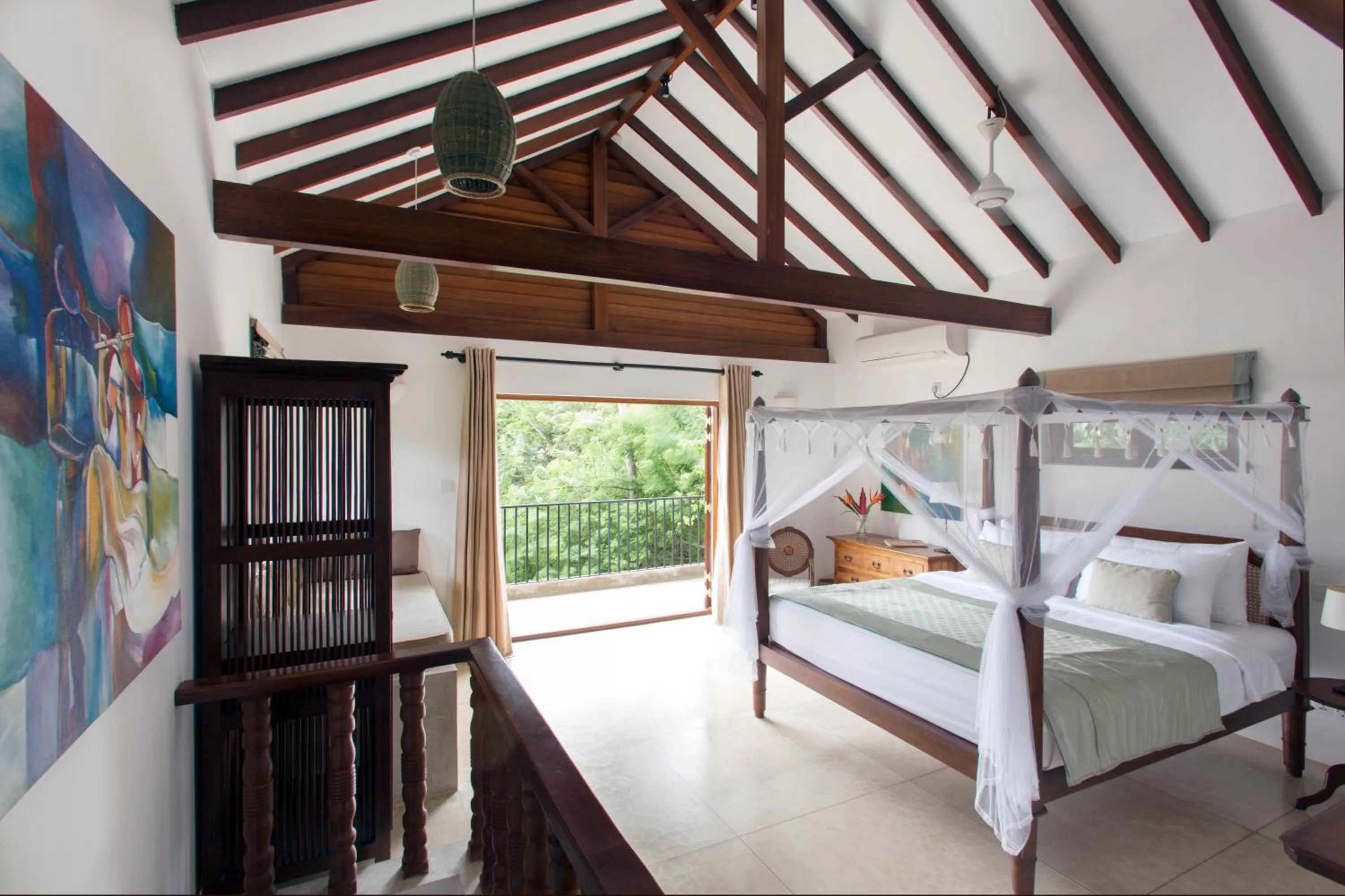 Photo of the whole room, Bed in Rosyth Estate House