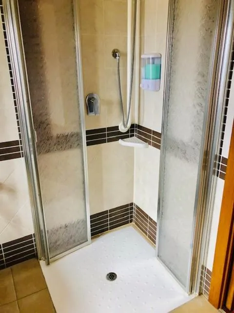 Shower in Hotel Il Crinale