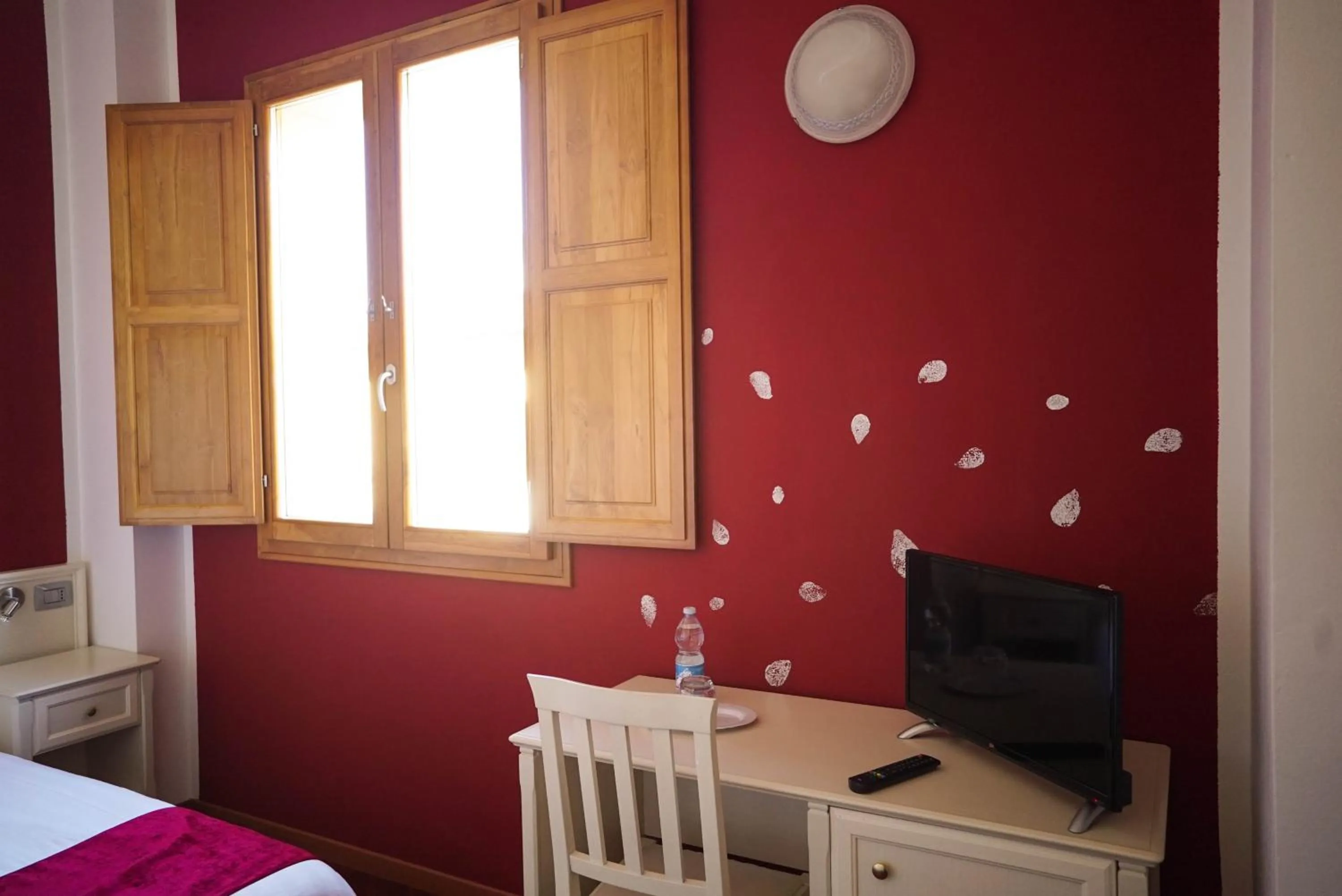 Decorative detail, Bed in Hotel Il Crinale