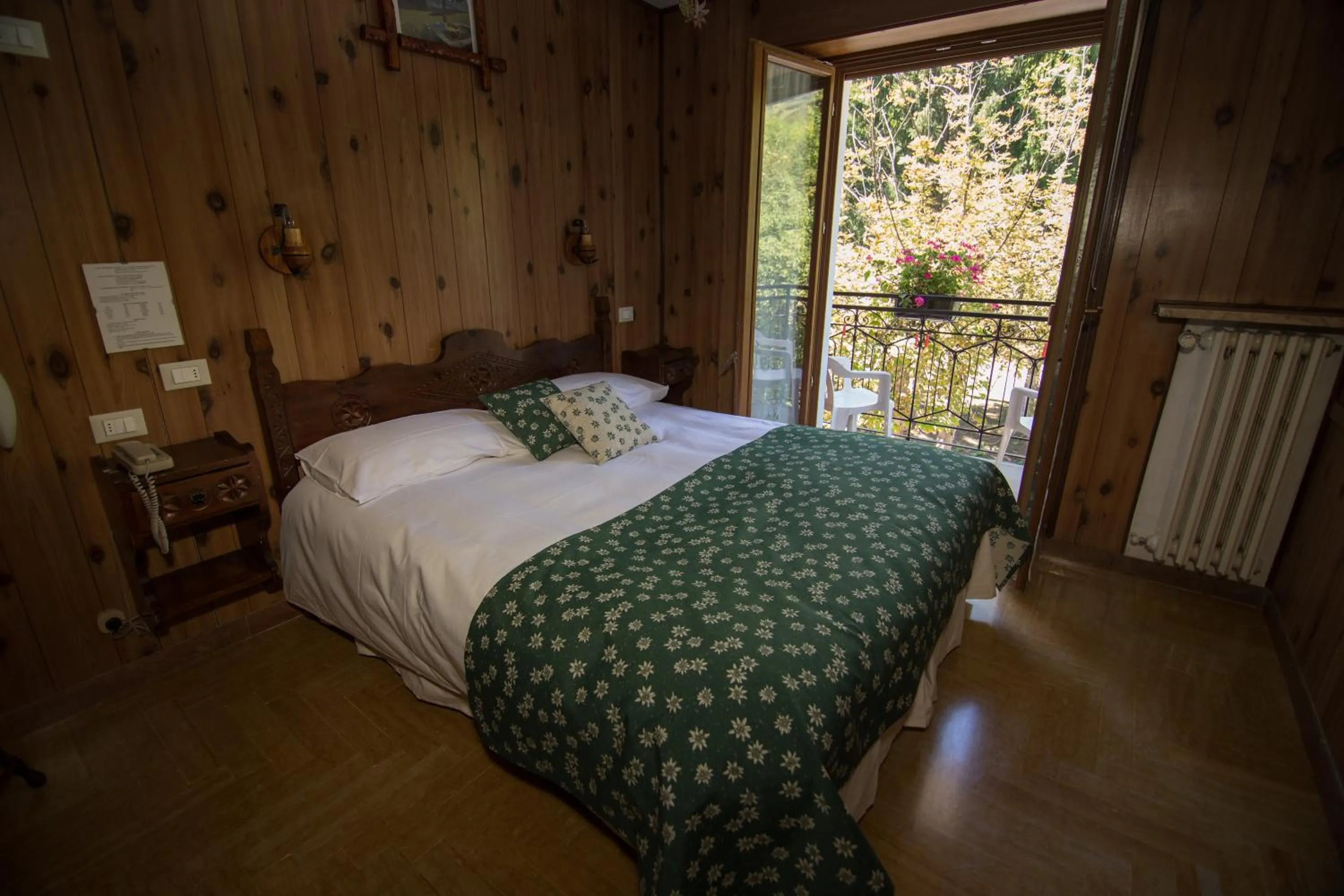 Bed in Hotel Edelweiss