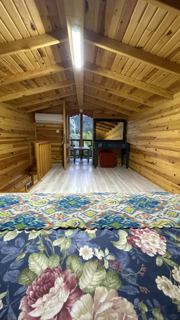 Photo of the whole room, Bed in Turkuaz Bungalows