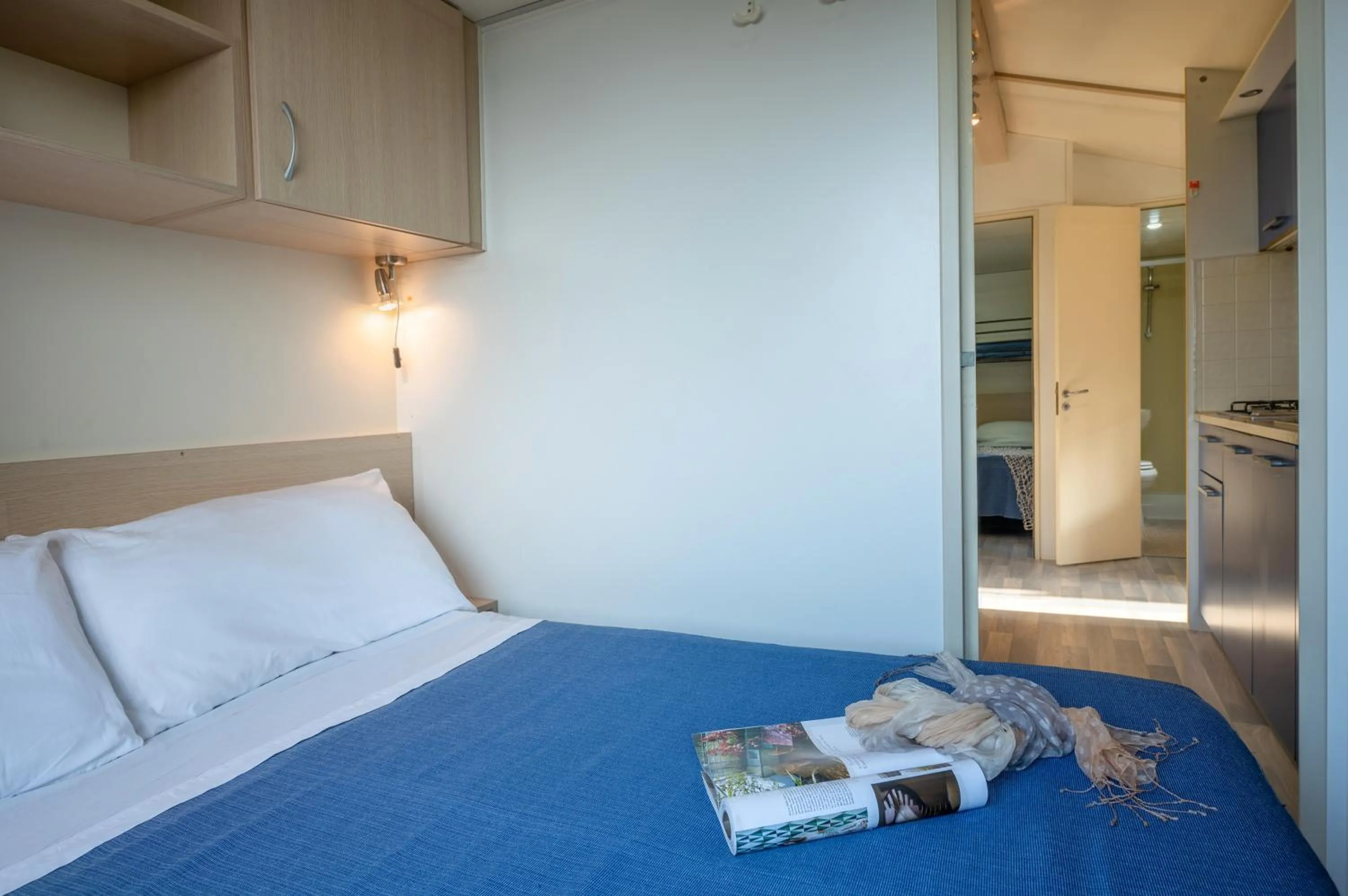 Shower, Bed in Resort Baia del Silenzio