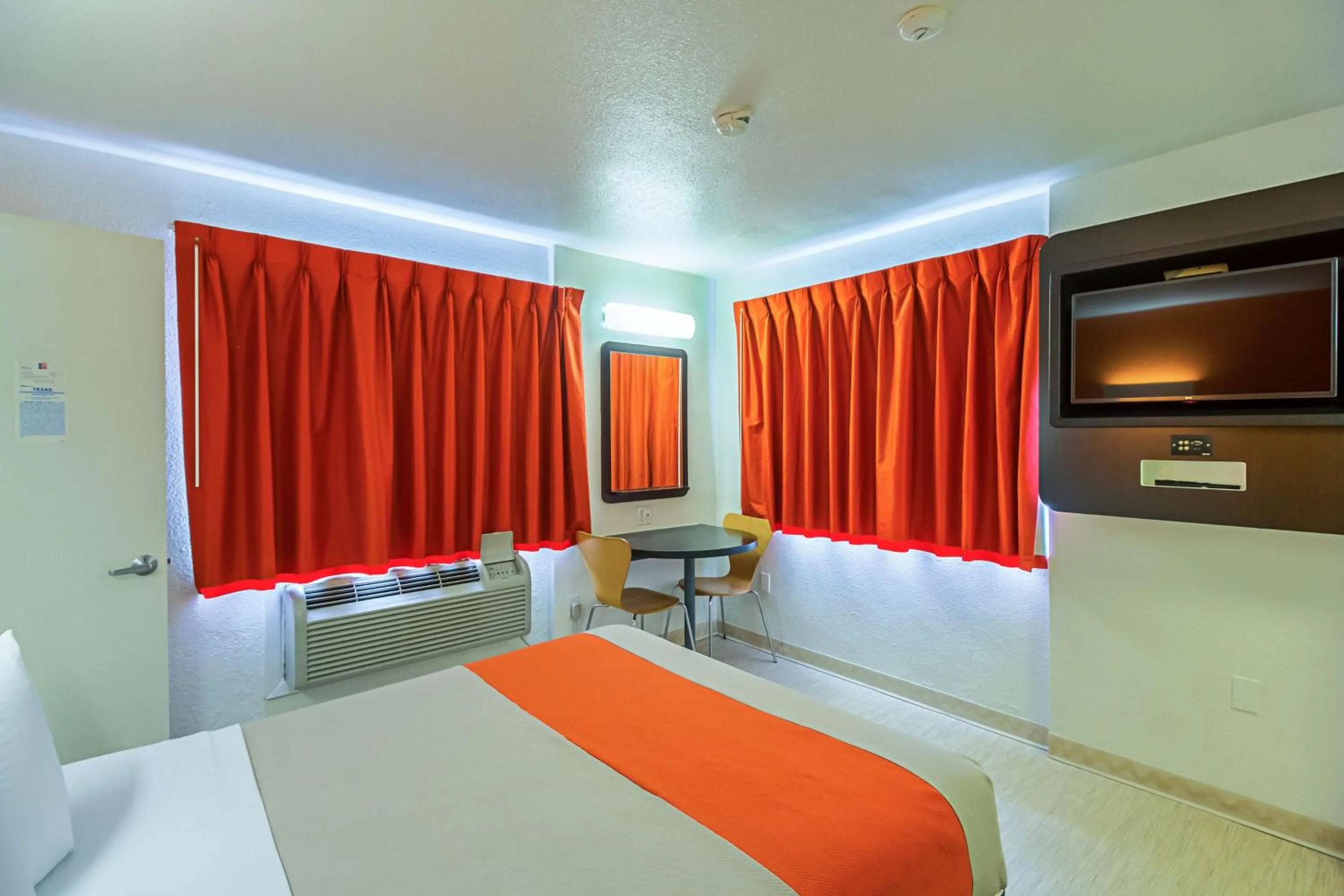 TV and multimedia in Ocean Inn South Padre Island