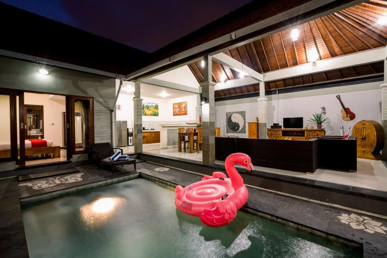 TV and multimedia in Taman Bali Villas Dewi Sri