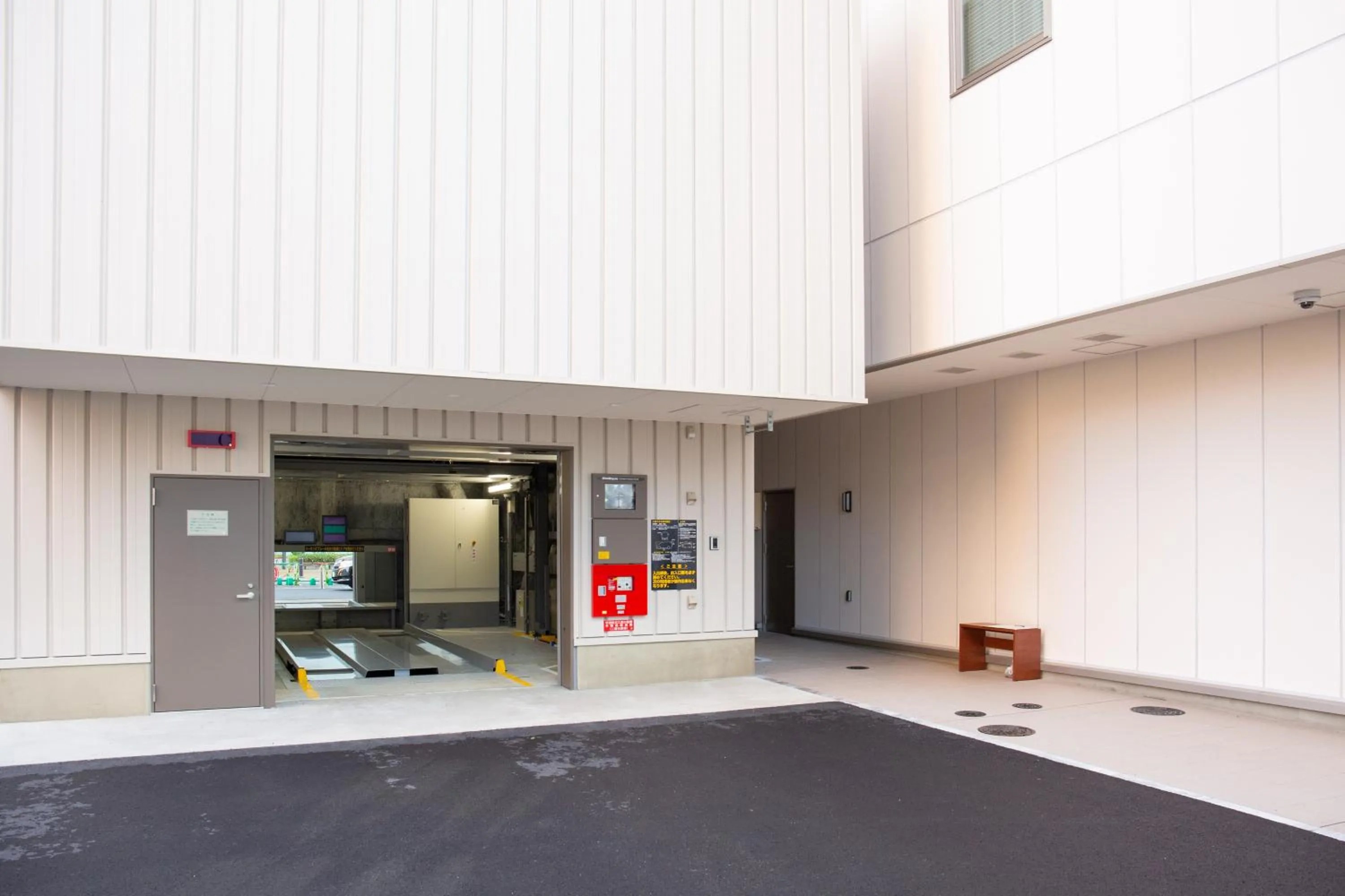 Area and facilities in Kitanoniwa The Kuretakeso