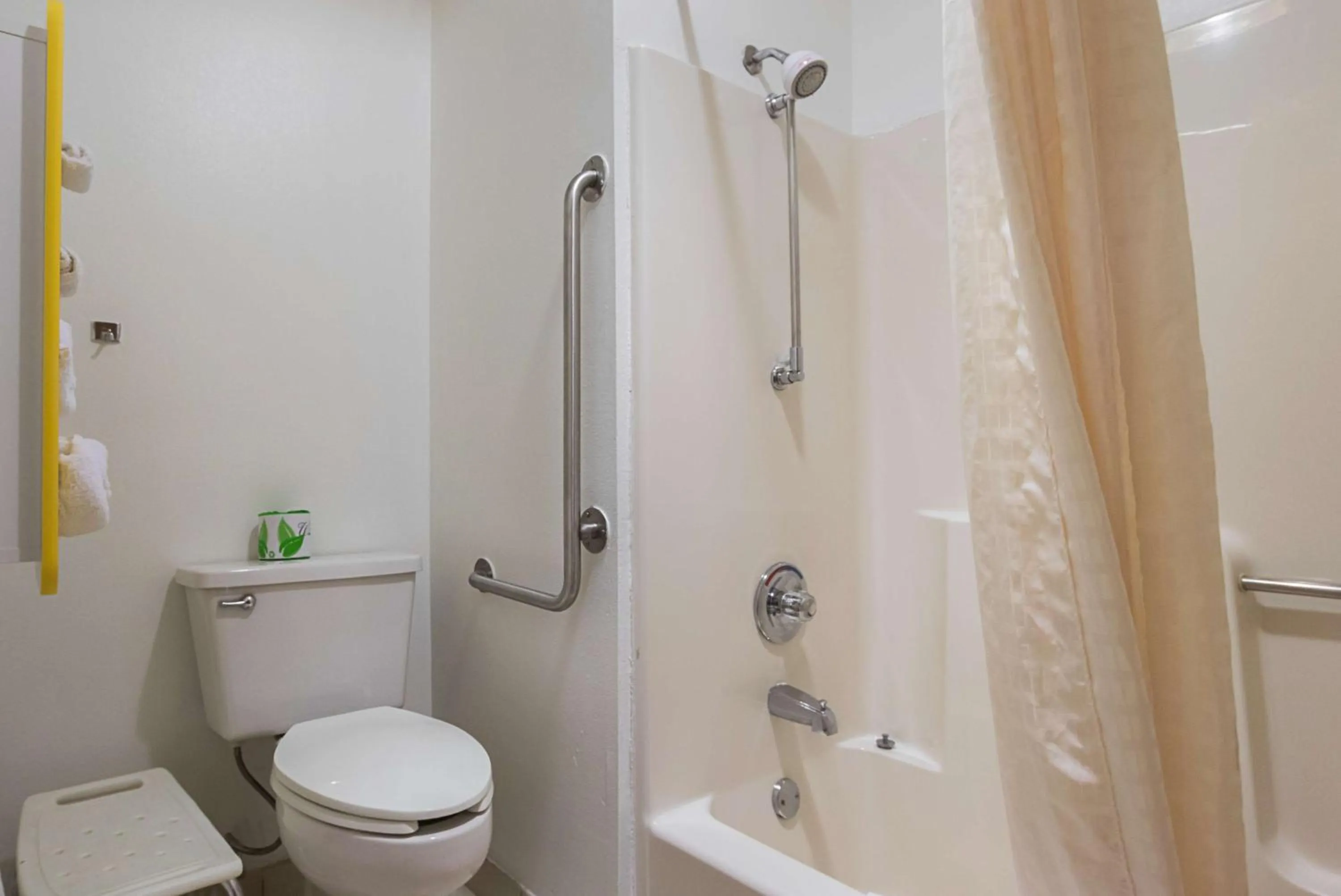 Shower in Motel 6-Marshalltown, IA