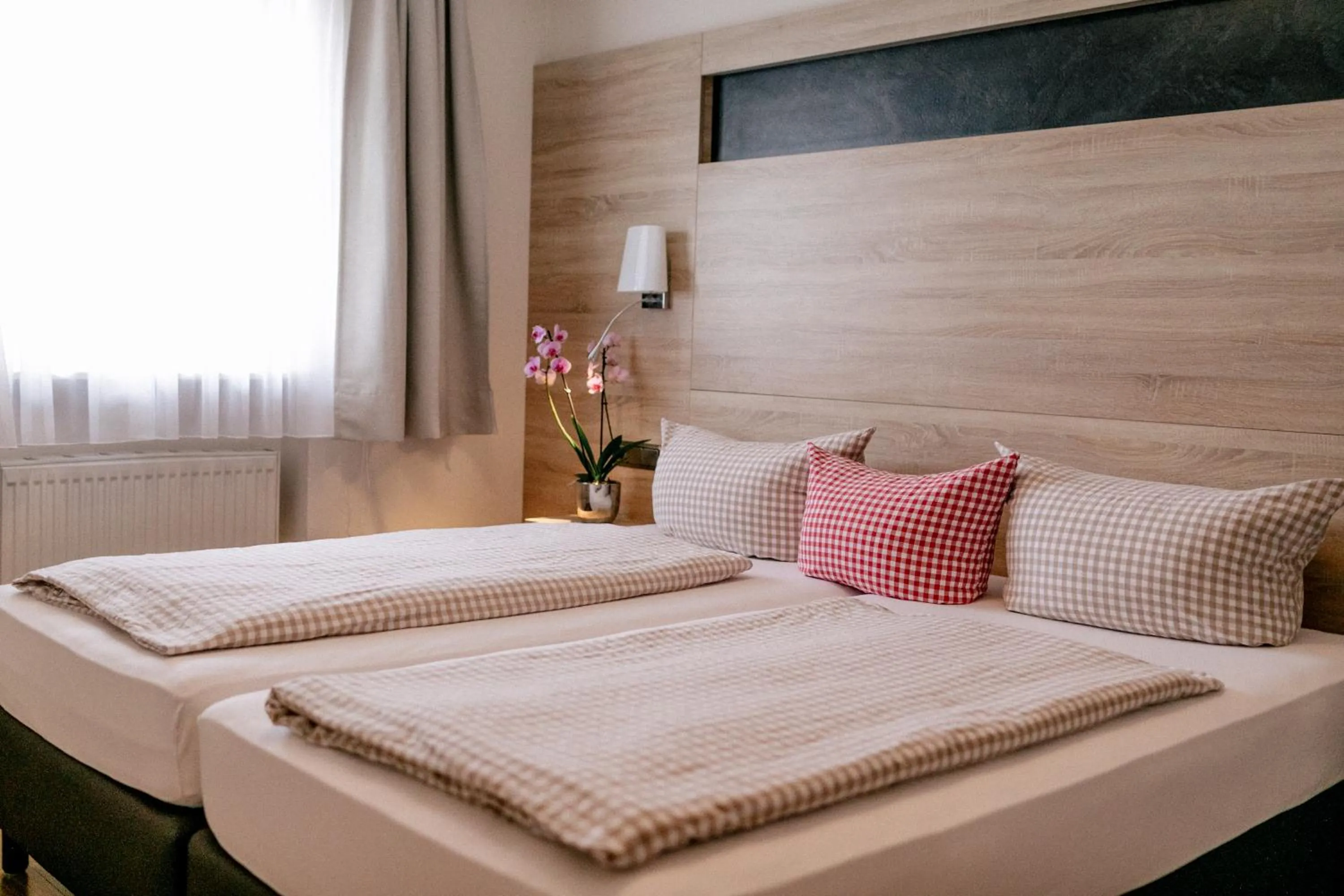 Bedroom, Bed in Hotel Vogtareuther-Hof