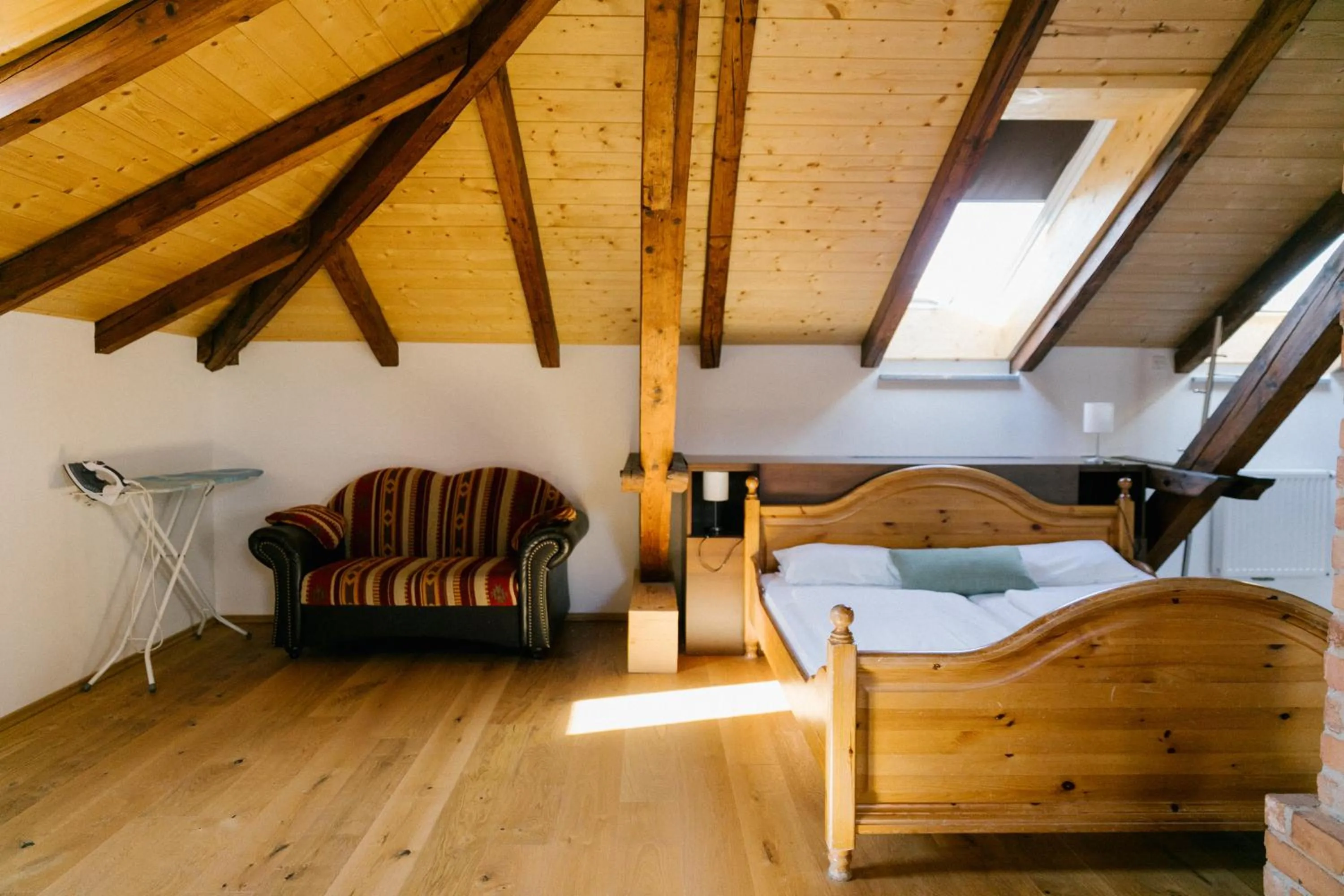 Living room, Bed in Hotel Vogtareuther-Hof
