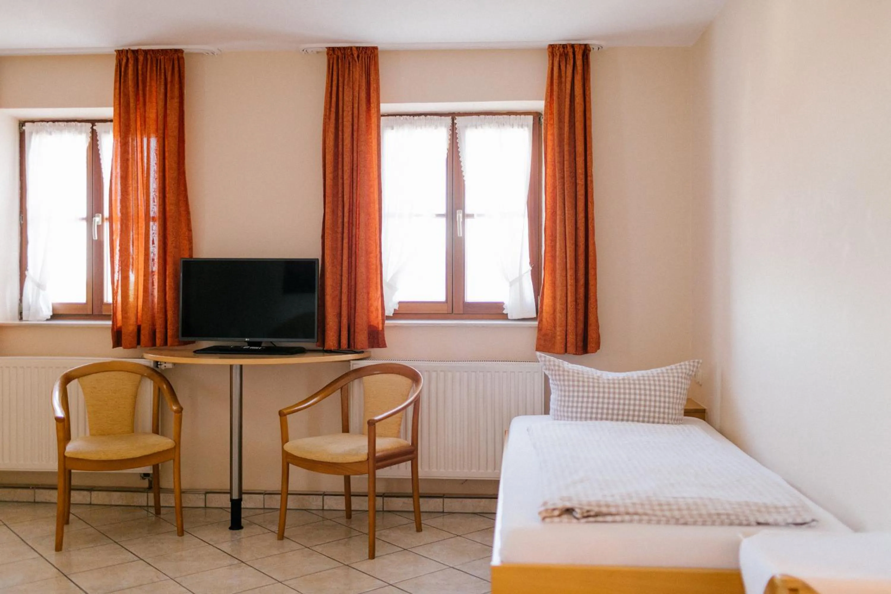 Bedroom, Bed in Hotel Vogtareuther-Hof