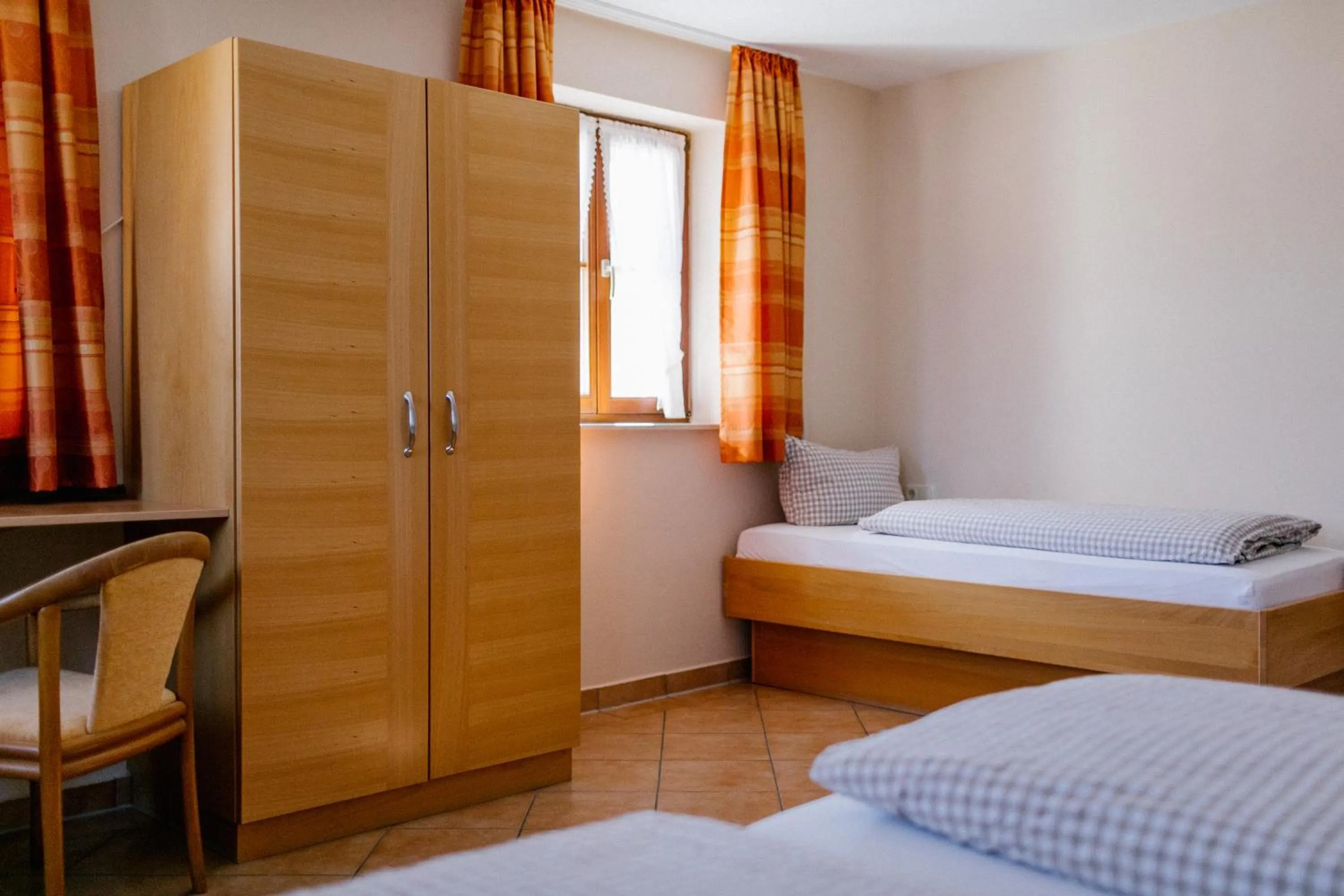 Bedroom, Bed in Hotel Vogtareuther-Hof