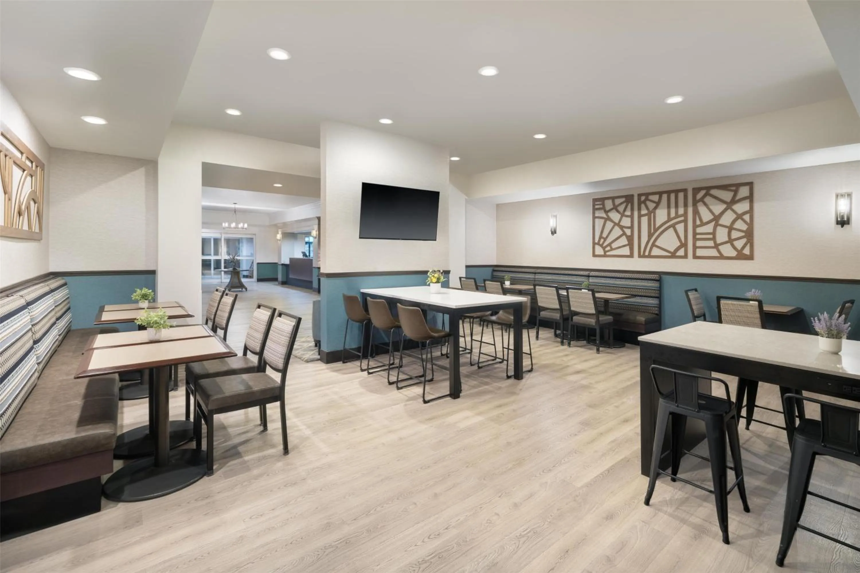 Breakfast in Best Western Plus Frontier Inn