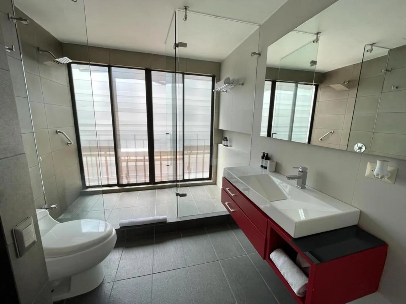 Bathroom in Central Apartamentos Bogotá