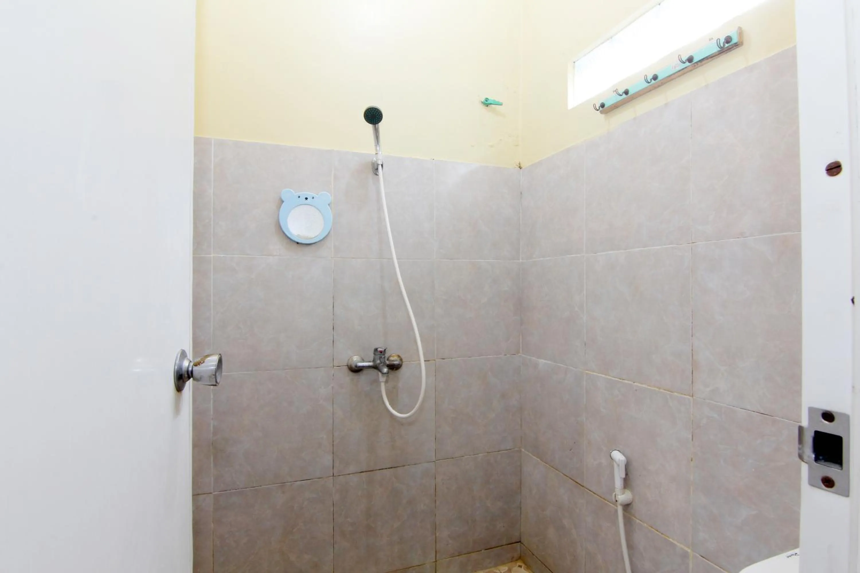 Shower in JJ House Gejayan