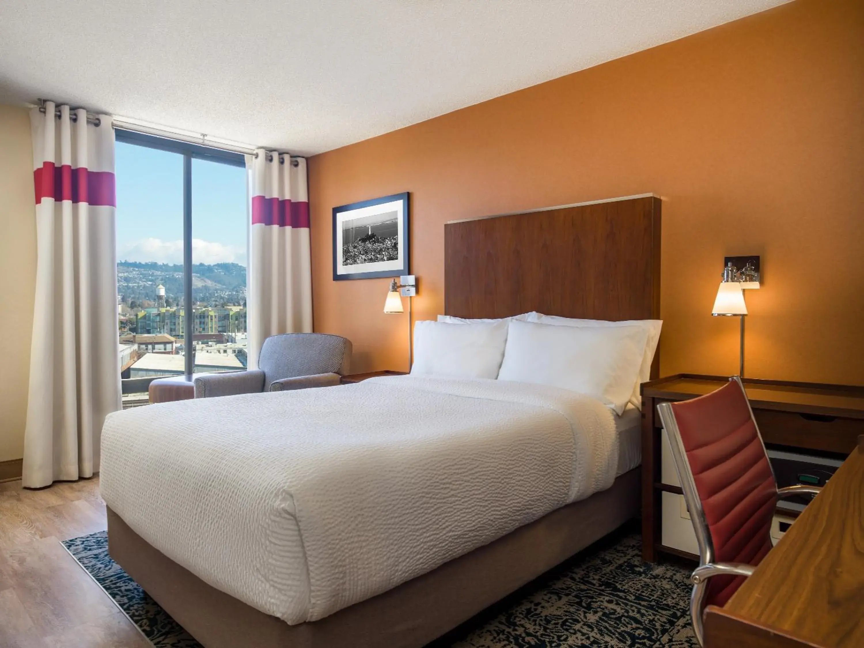 Guest room, 1 Double in Four Points by Sheraton - San Francisco Bay Bridge Guest room, 1 Double in Four Points by Sheraton - San Francisco Bay Bridge