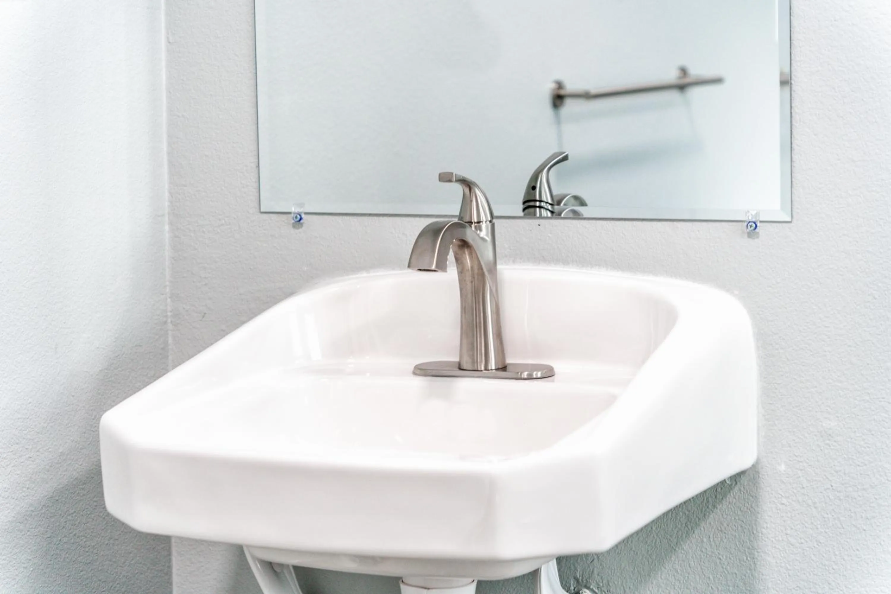 acessibility in Pacific Inn and Suites