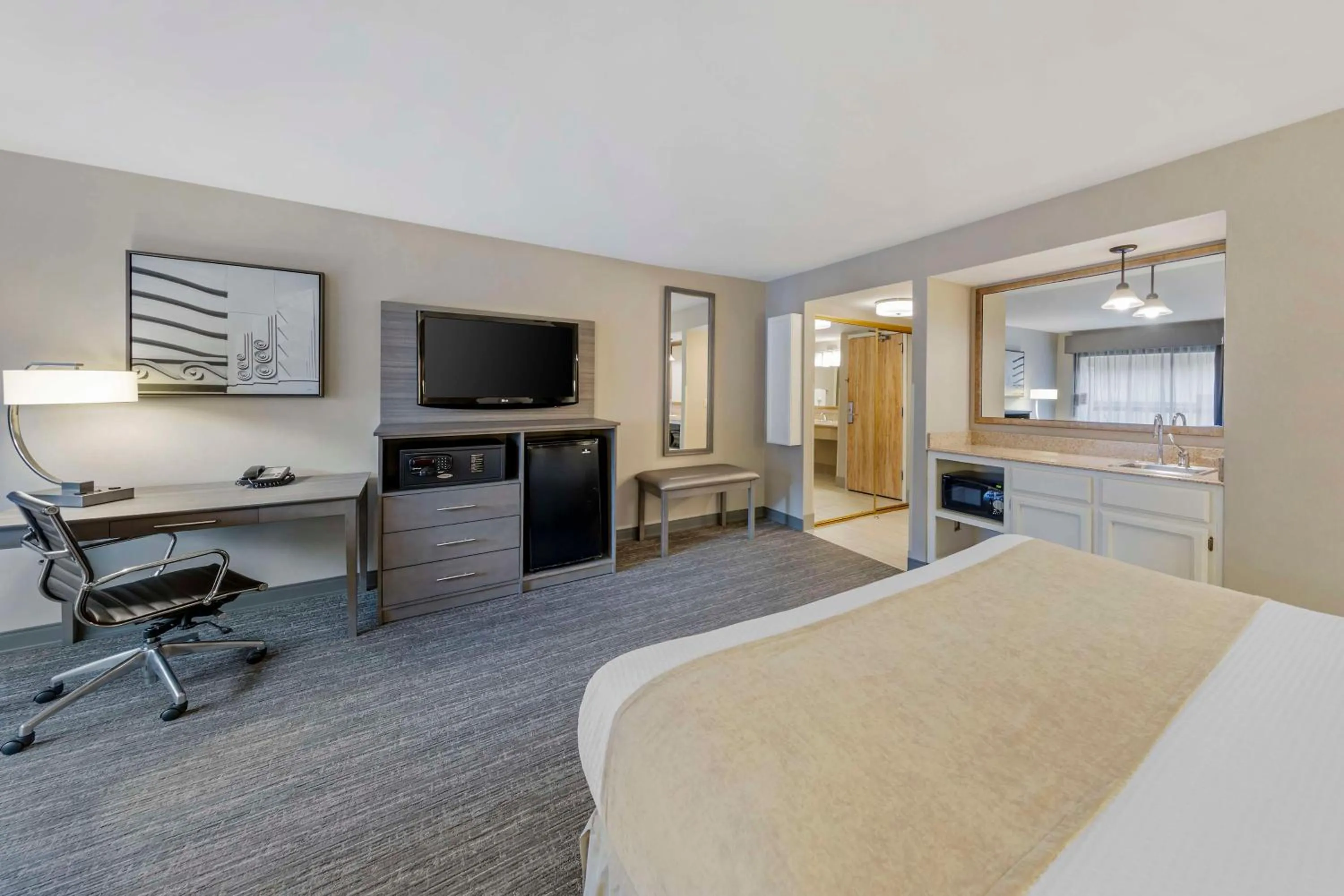 Bedroom, Bed in Best Western Plus Executive Inn Rowland Height City of Industry