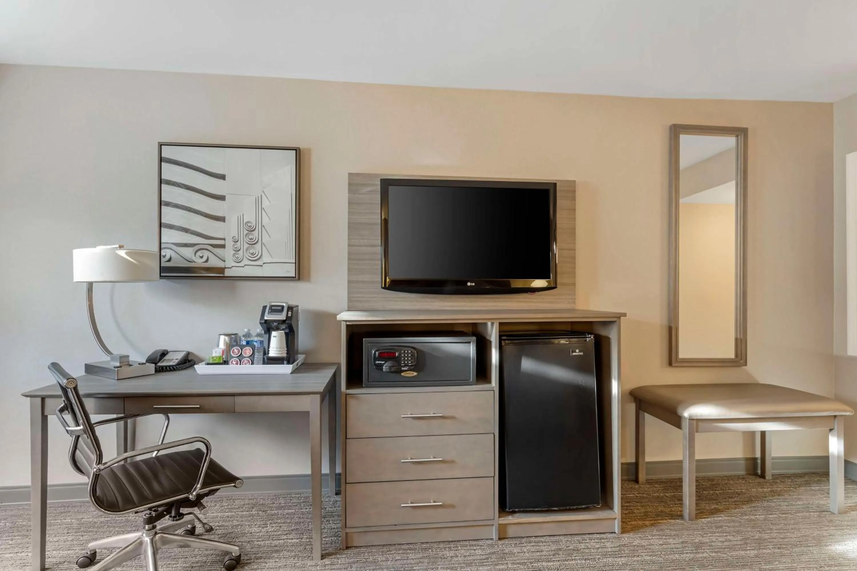 Bedroom in Best Western Plus Executive Inn Rowland Height City of Industry