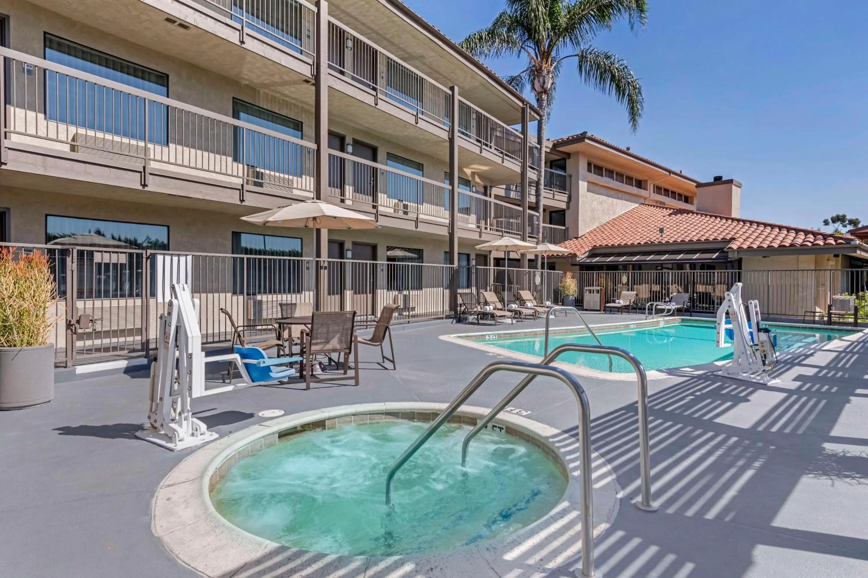 Pool view in Best Western Plus Executive Inn Rowland Height City of Industry