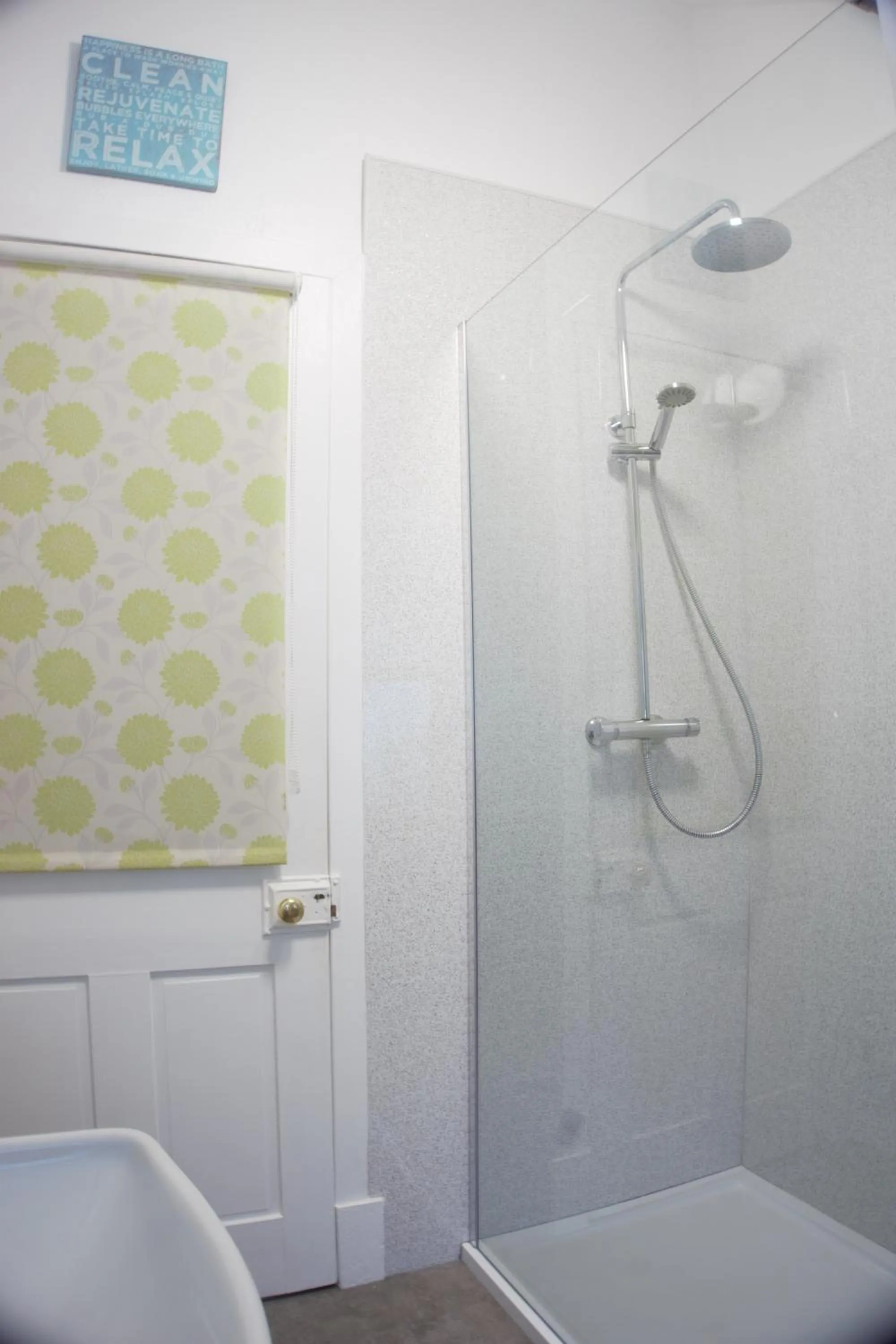 Shower in Barns Serviced Accommodation