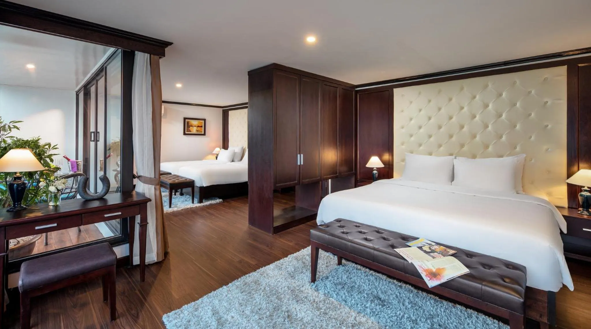 Bed in Mon Cheri Cruises