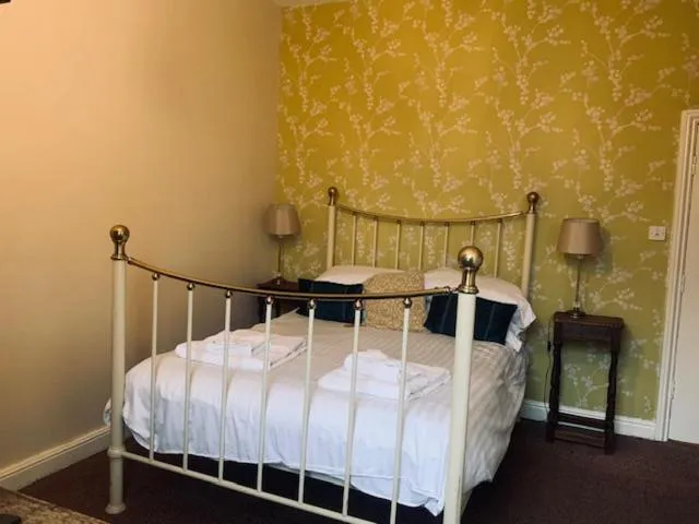 Bed in Ye Olde Nags Head