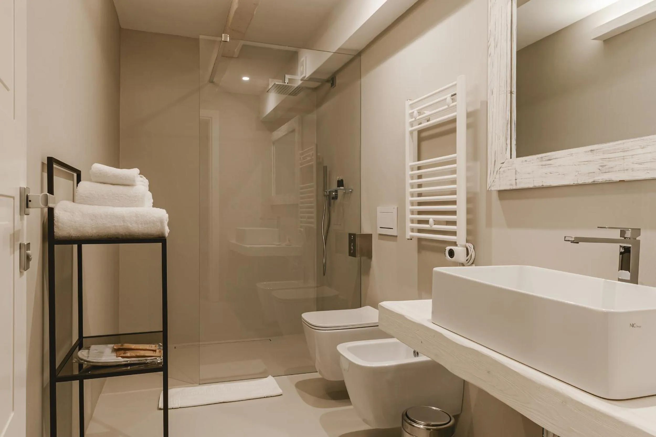 Shower in Cenobio Hotel & SPA Matera