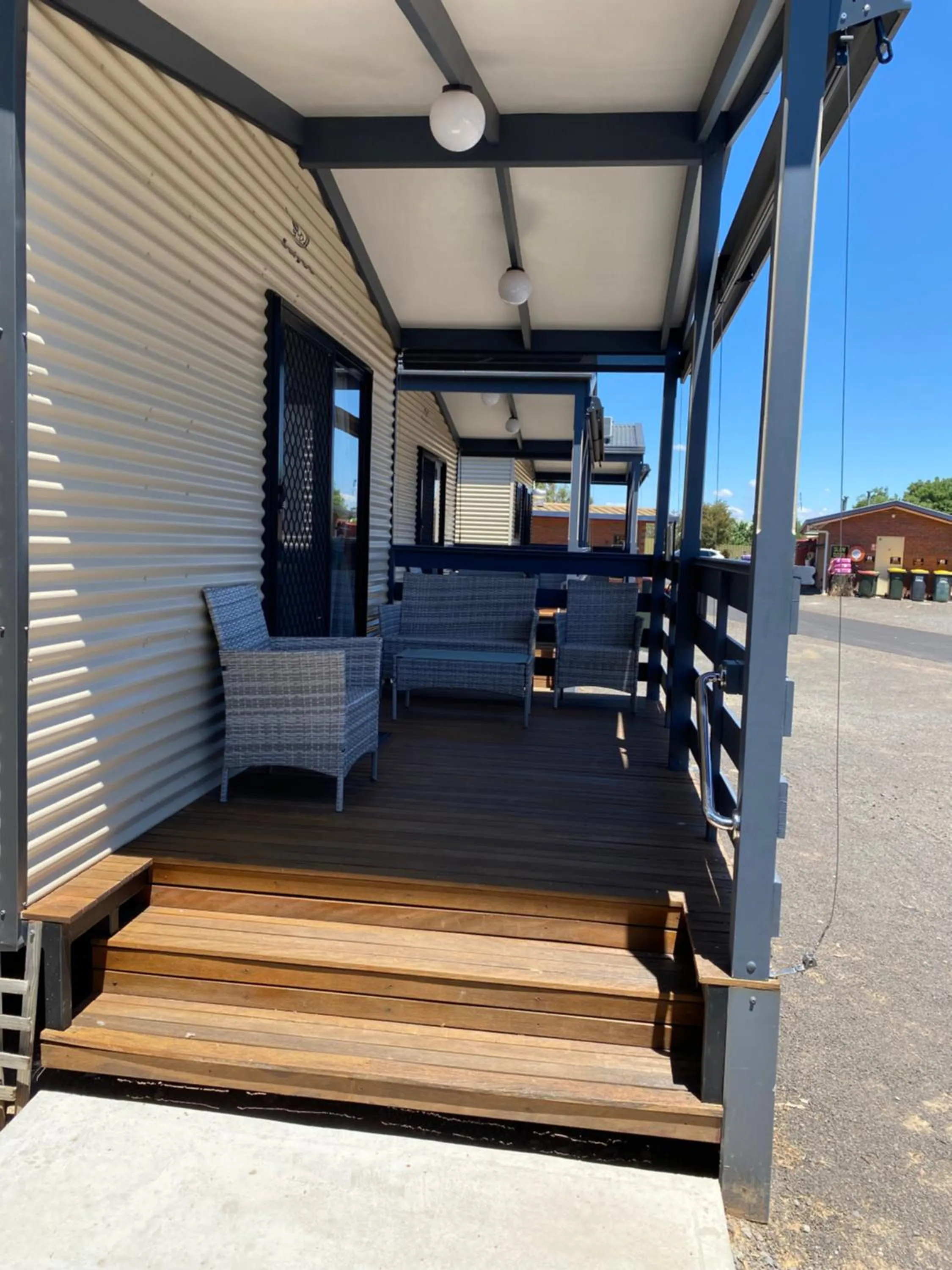 Patio in Golden Country Motel and Caravan Park