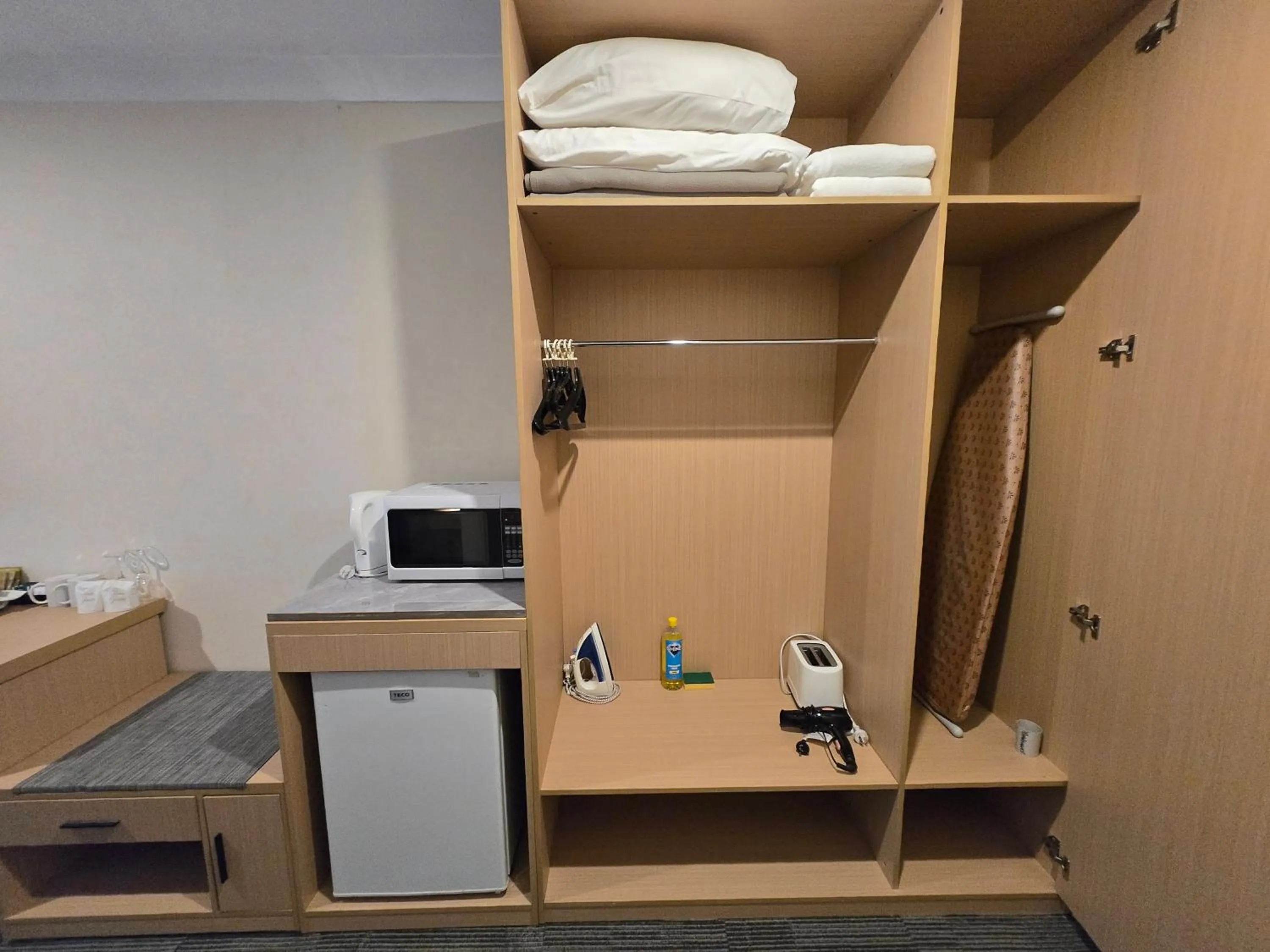 Charbonnier Motor Inn