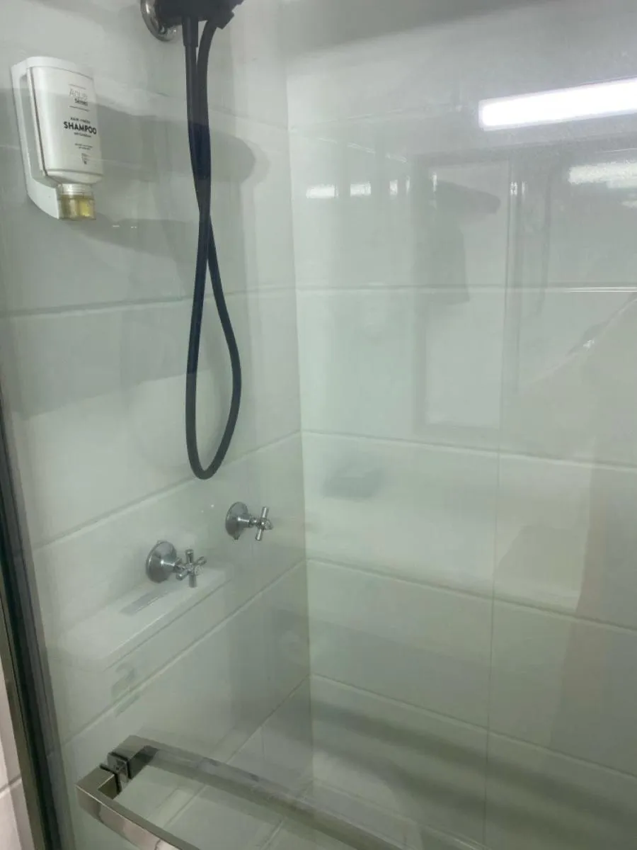 Bathroom in Charbonnier Motor Inn