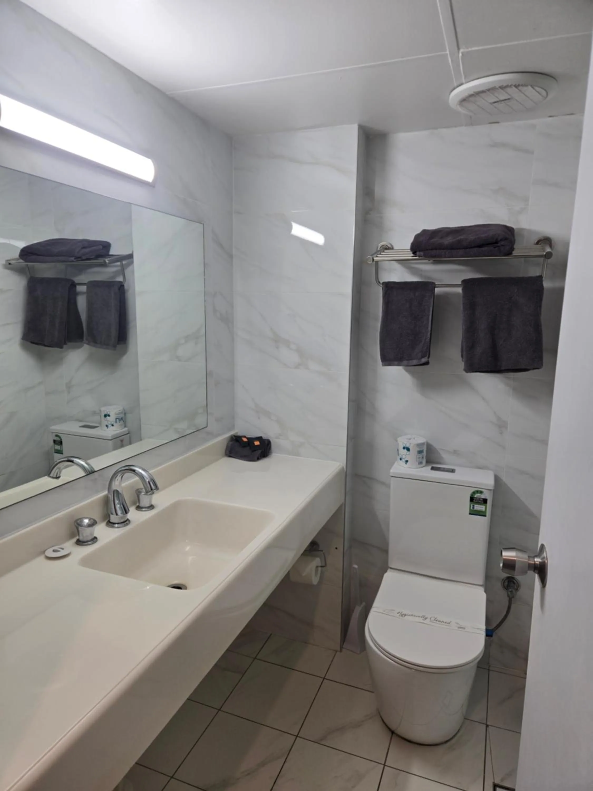 Charbonnier Motor Inn