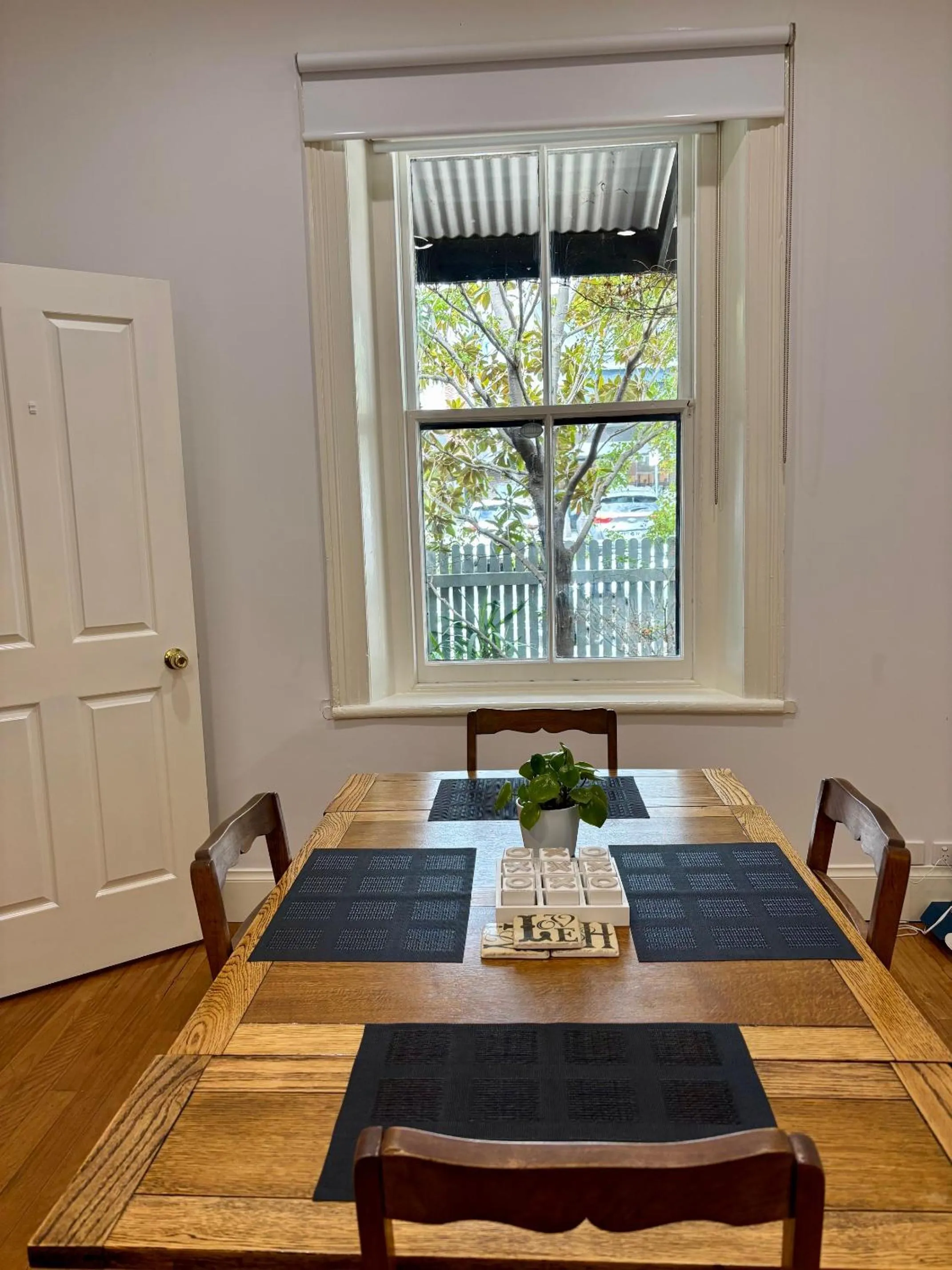 Dining area in Captains Retreat Apartments and Cottages