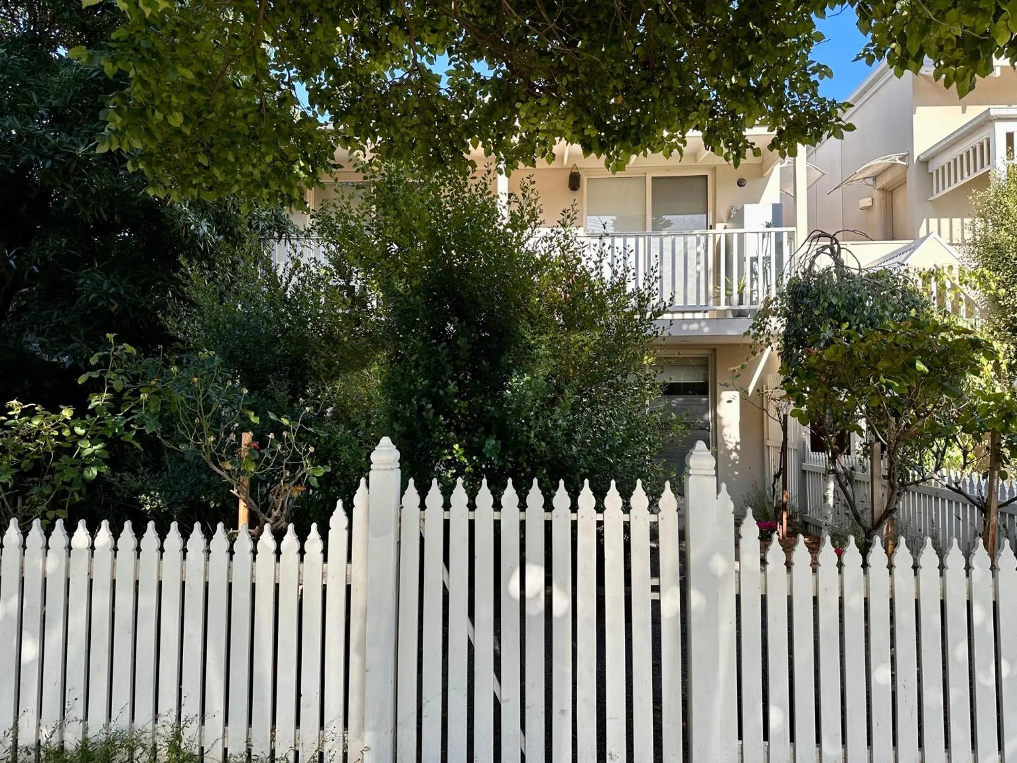 Property building in Captains Retreat Apartments and Cottages