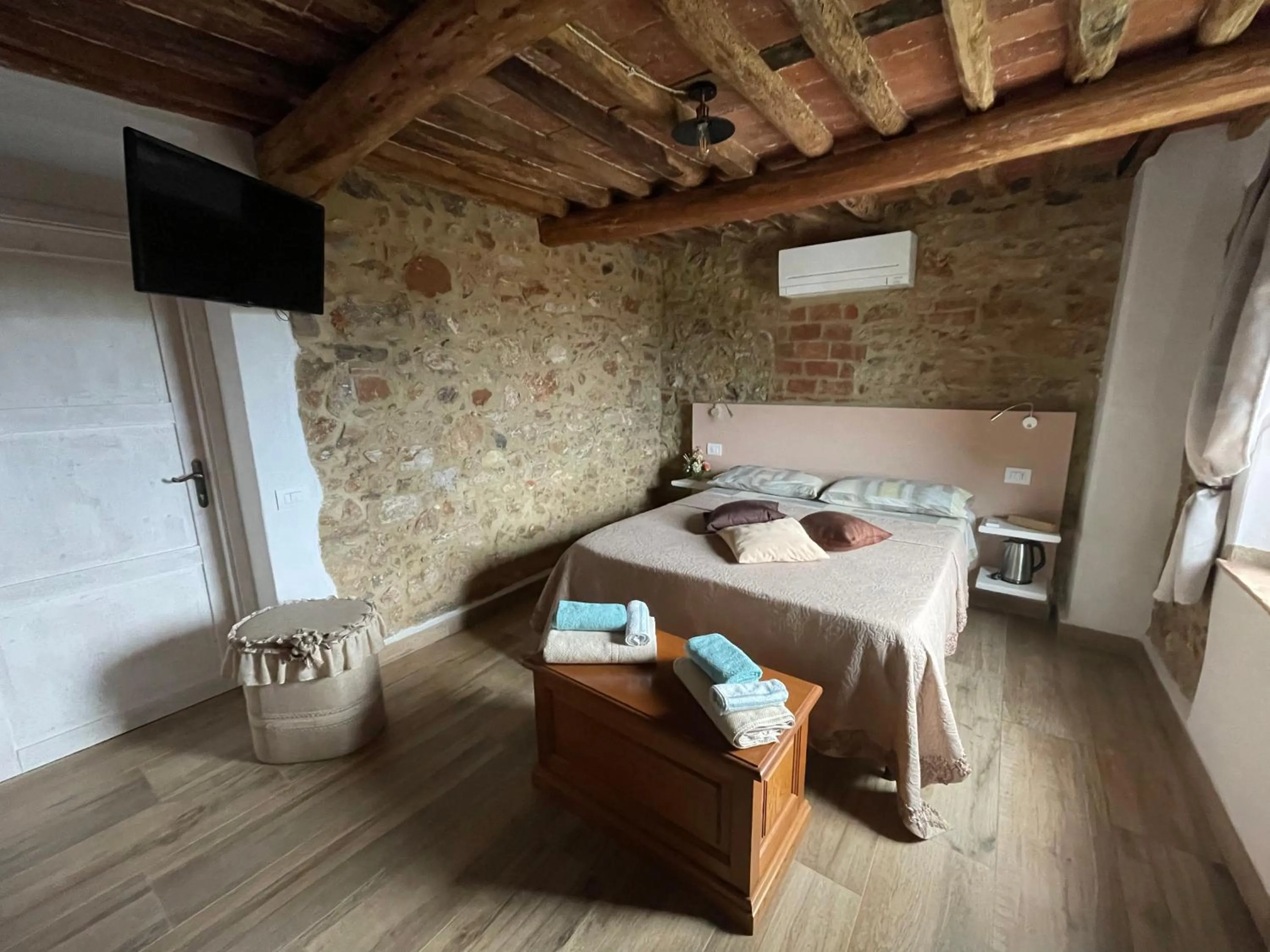 Bedroom, Bed in B&B IL VOLO