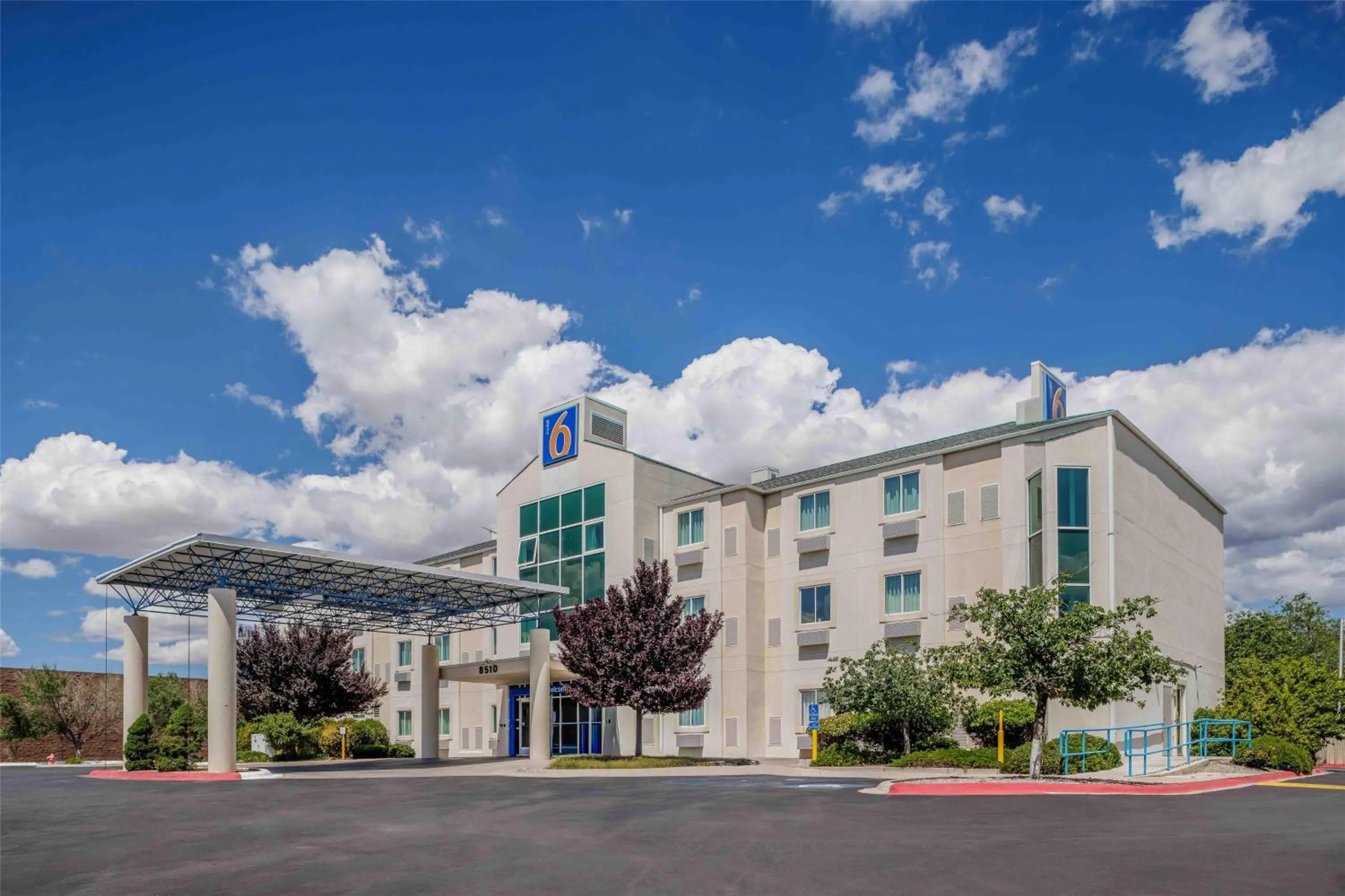 Property building in Motel 6-Albuquerque, NM - North