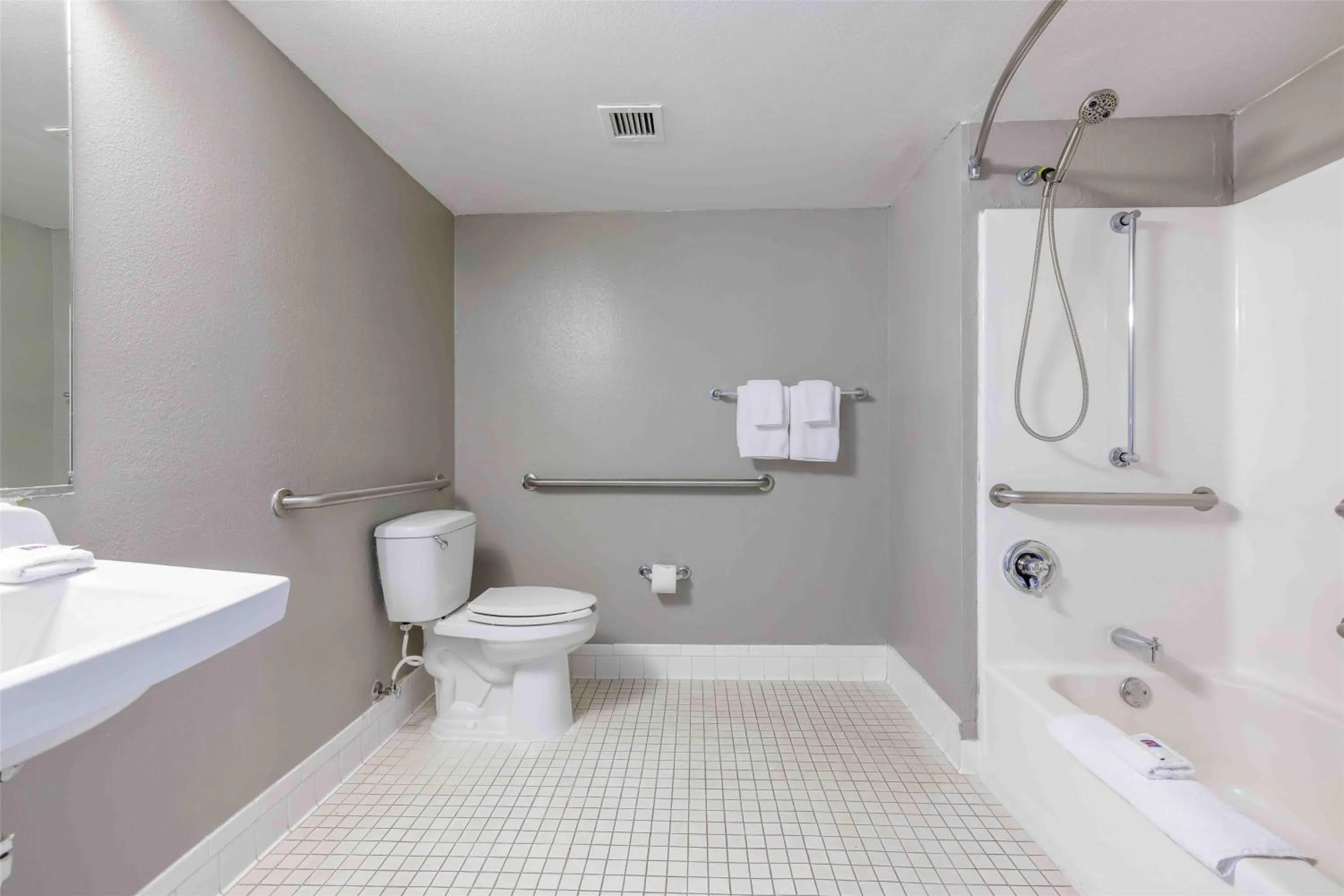 Bathroom in Motel 6-Albuquerque, NM - North