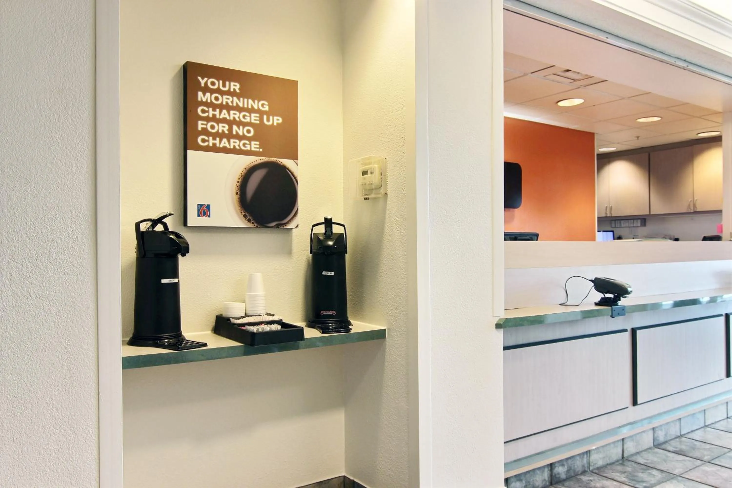 Coffee/tea facilities in Motel 6-Albuquerque, NM - North