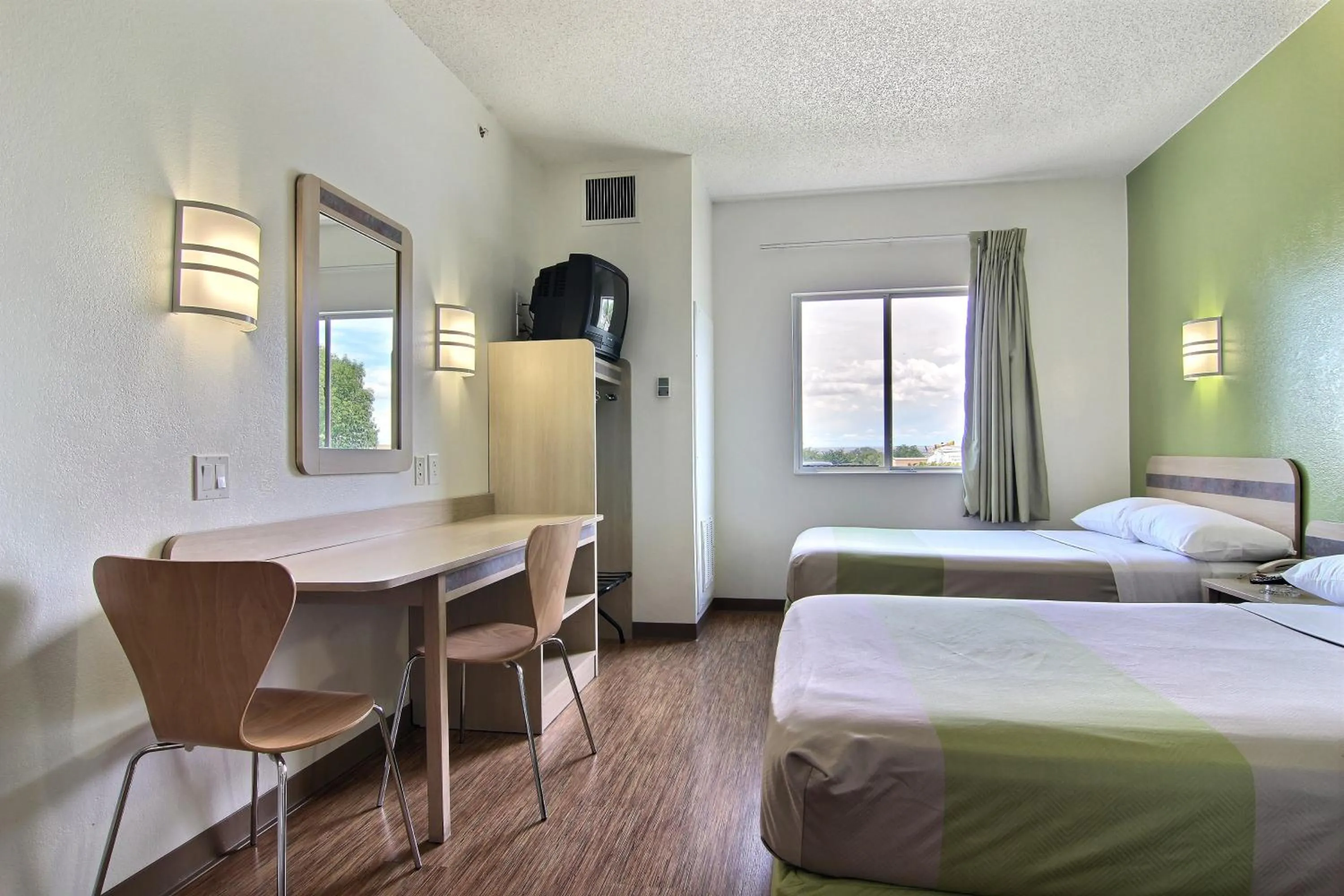 Bedroom, Bed in Motel 6-Albuquerque, NM - North