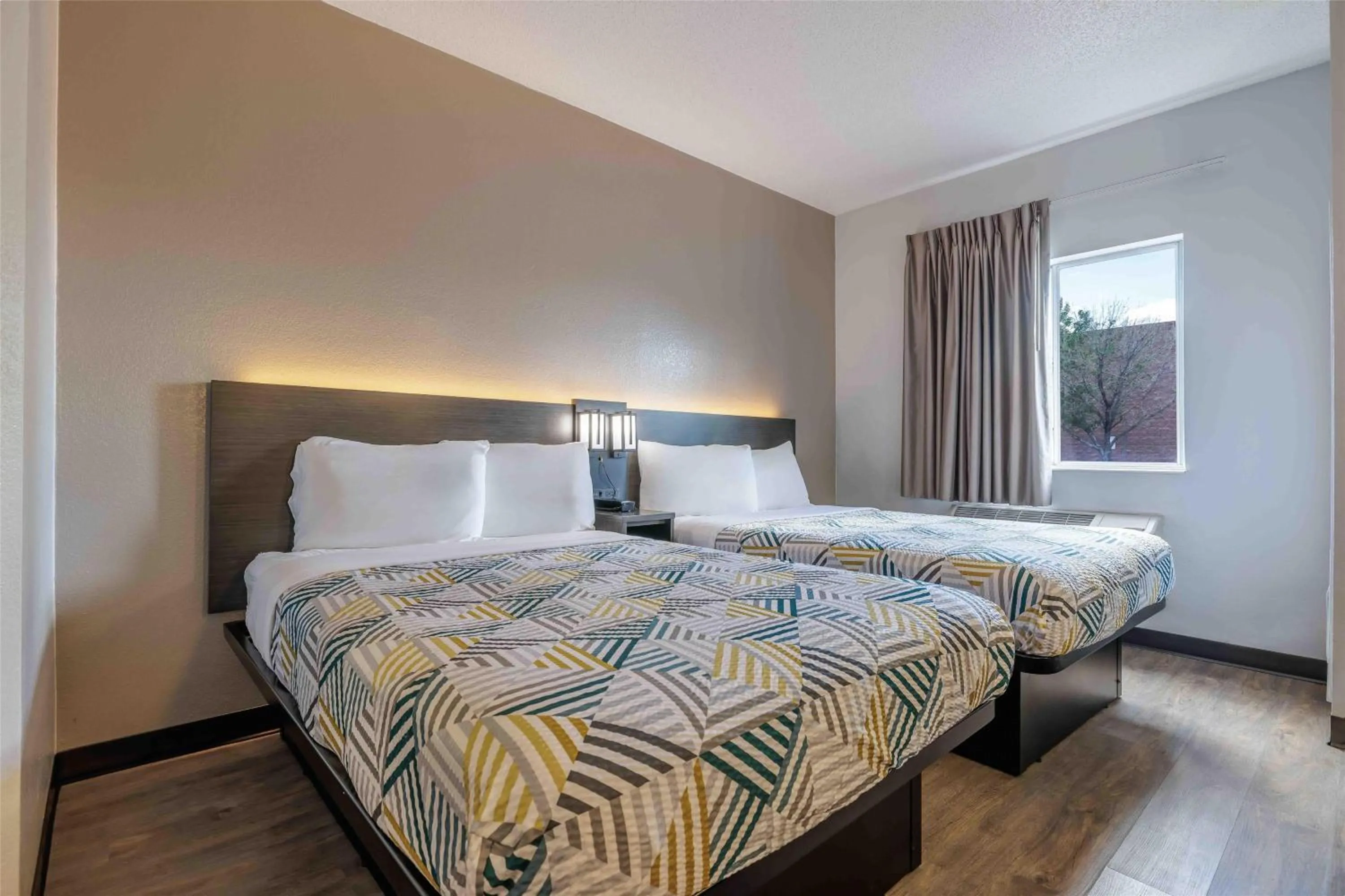 Bedroom, Bed in Motel 6-Albuquerque, NM - North