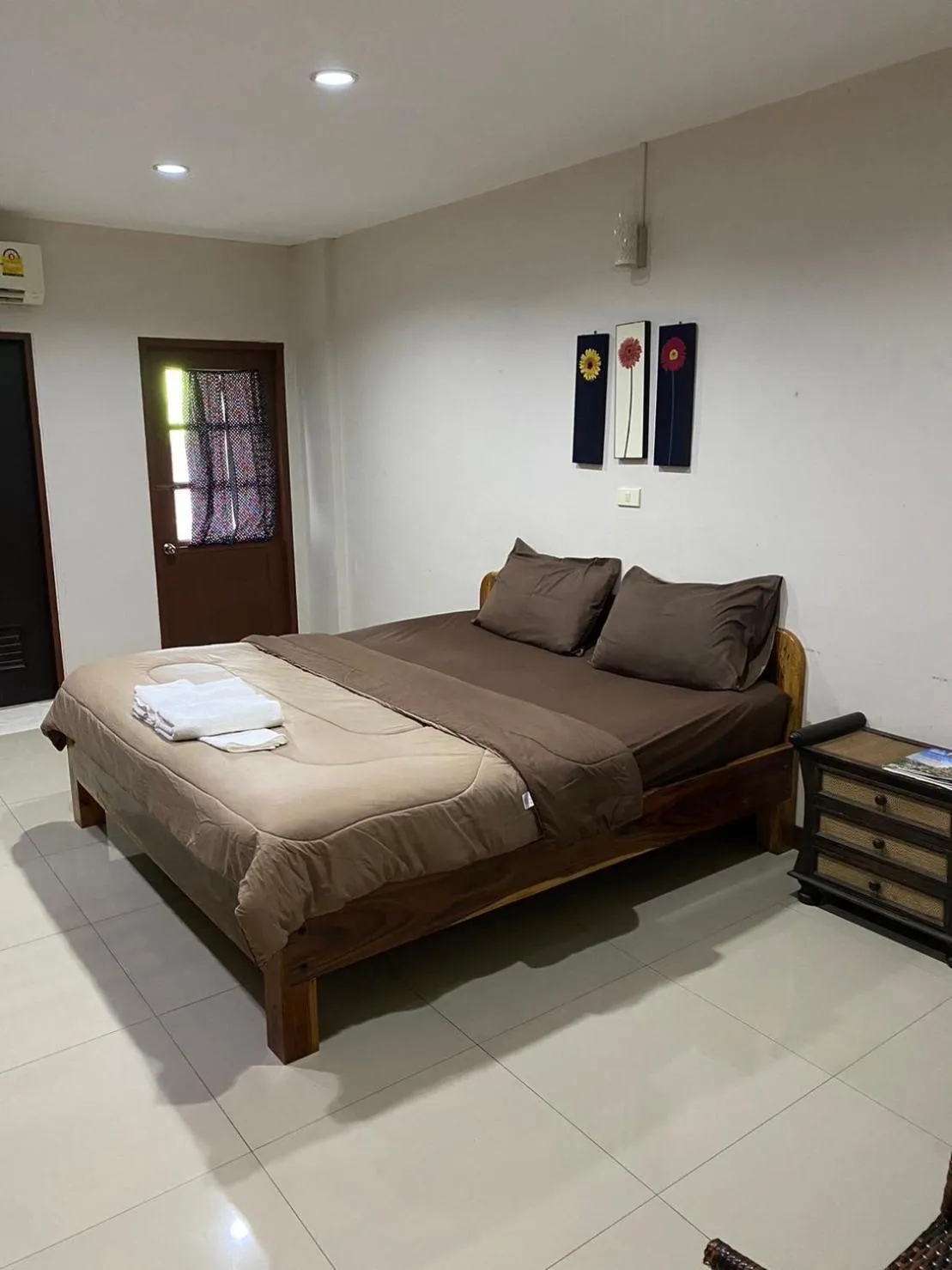 Bed in Klang Muang River Home