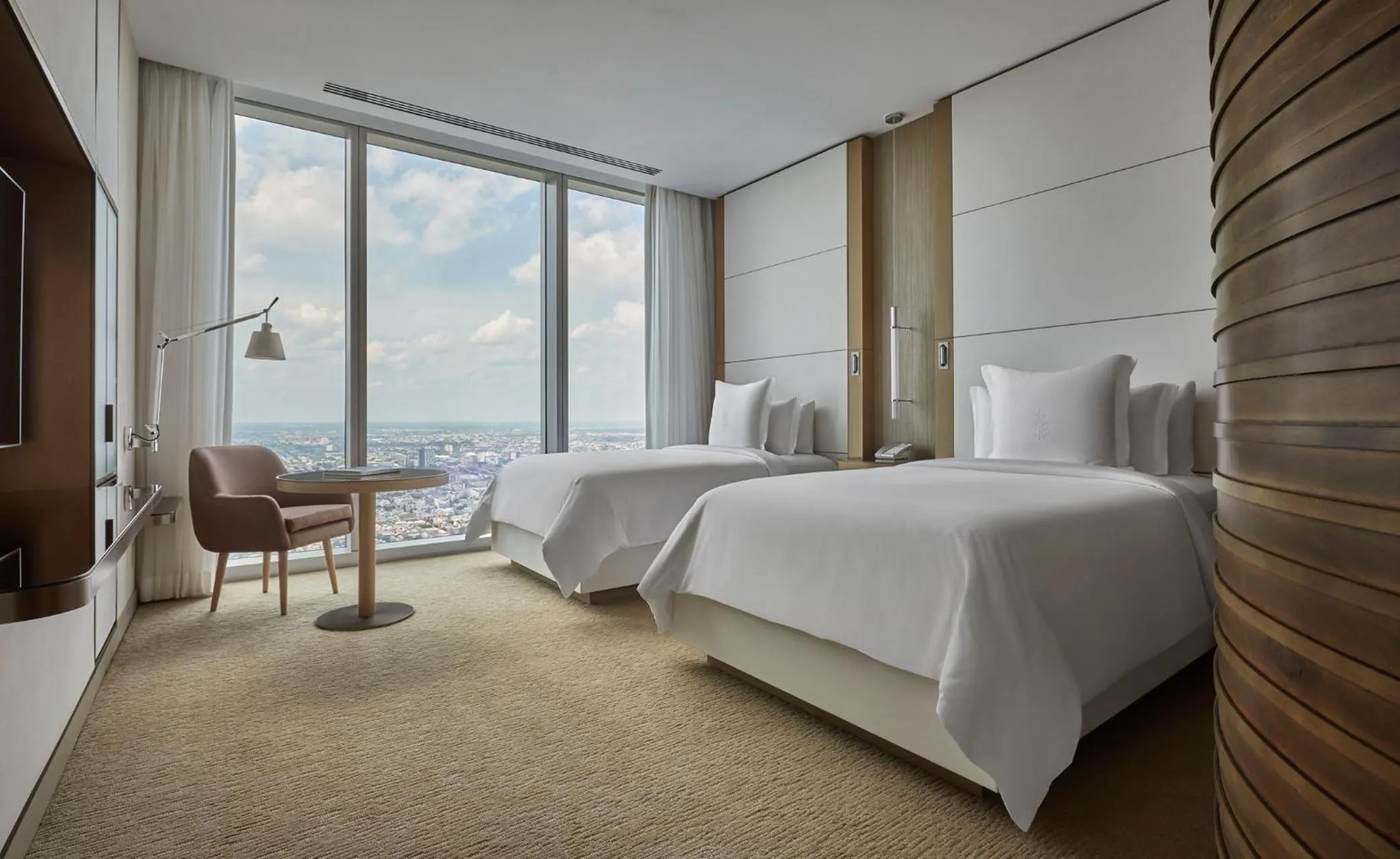 Bedroom, Bed in Four Seasons Hotel Philadelphia at Comcast Center