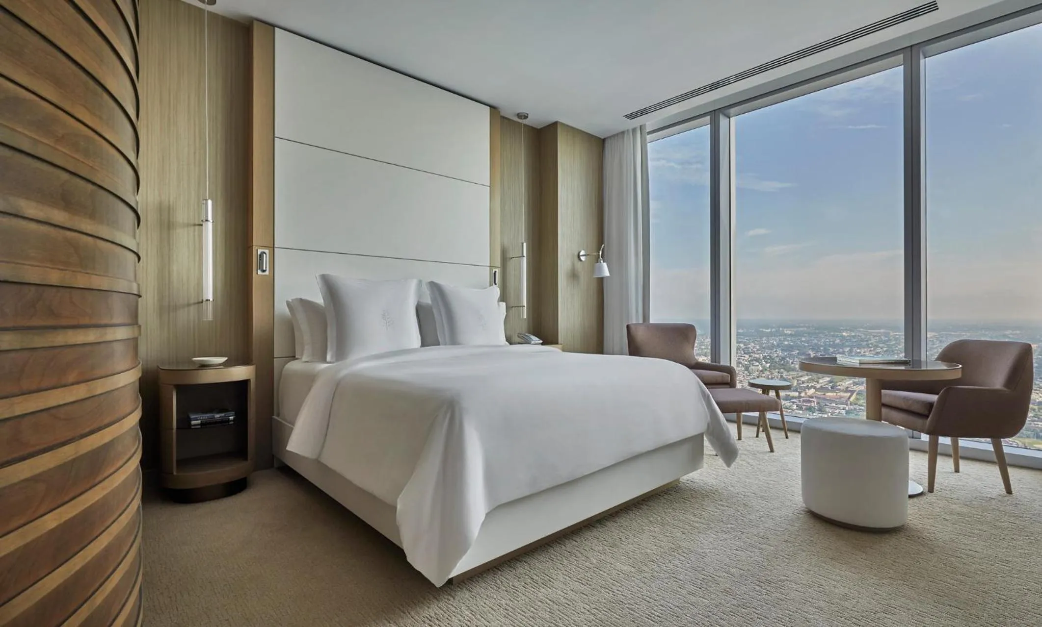 Bedroom, Bed in Four Seasons Hotel Philadelphia at Comcast Center